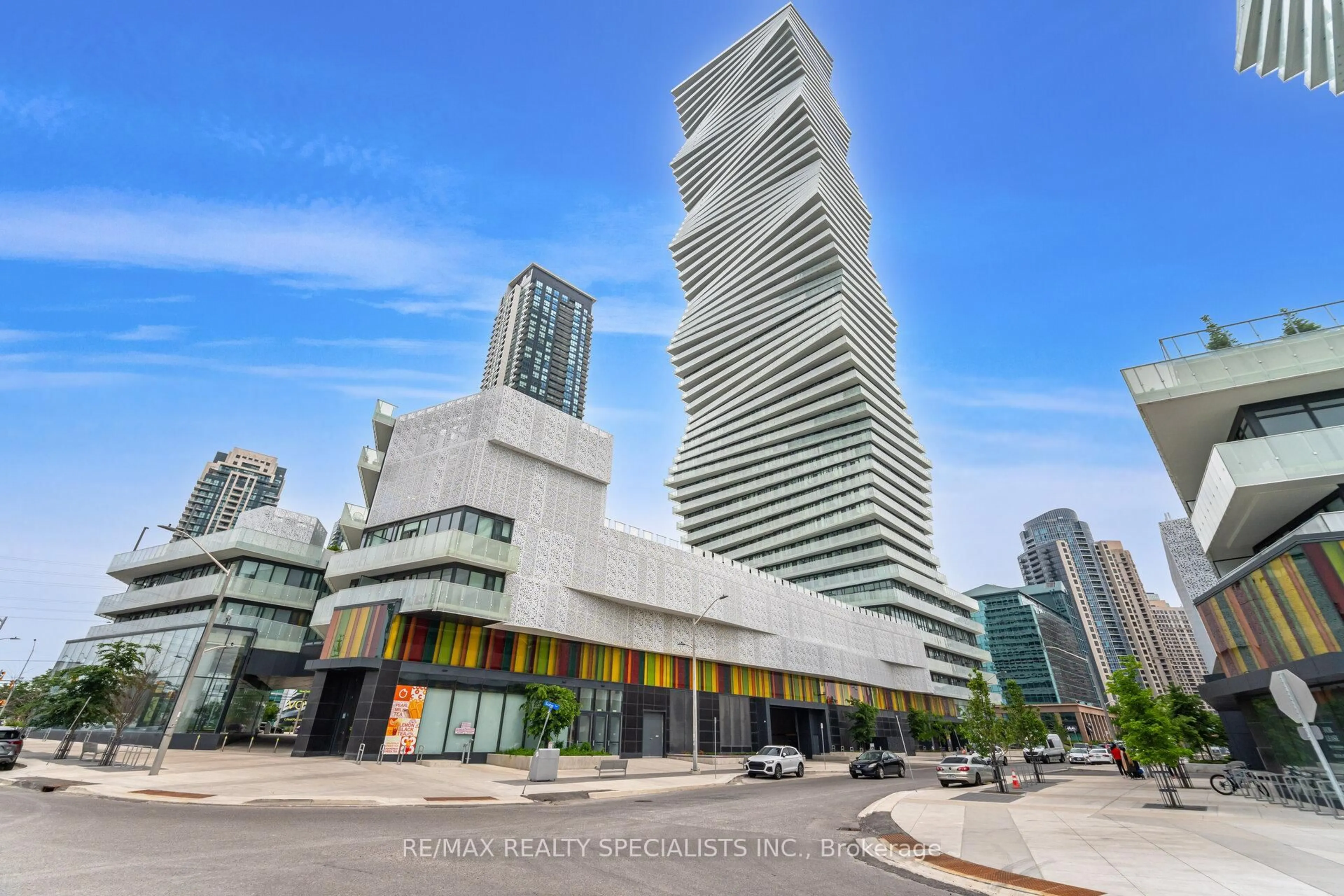 Indoor foyer for 3900 Confederation Pkwy #3308, Mississauga Ontario L5B 0K7