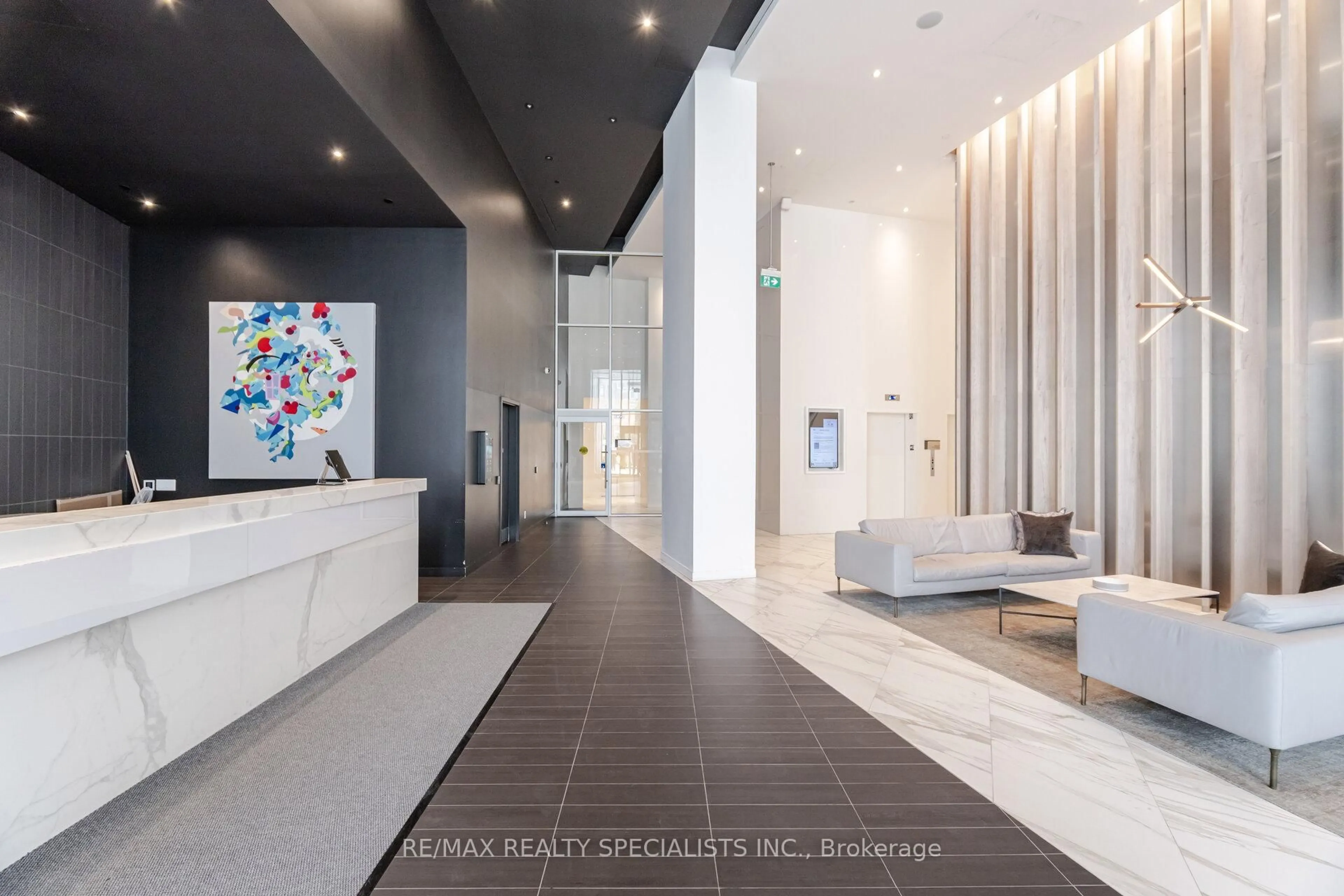 Lobby for 3900 Confederation Pkwy #3308, Mississauga Ontario L5B 0K7