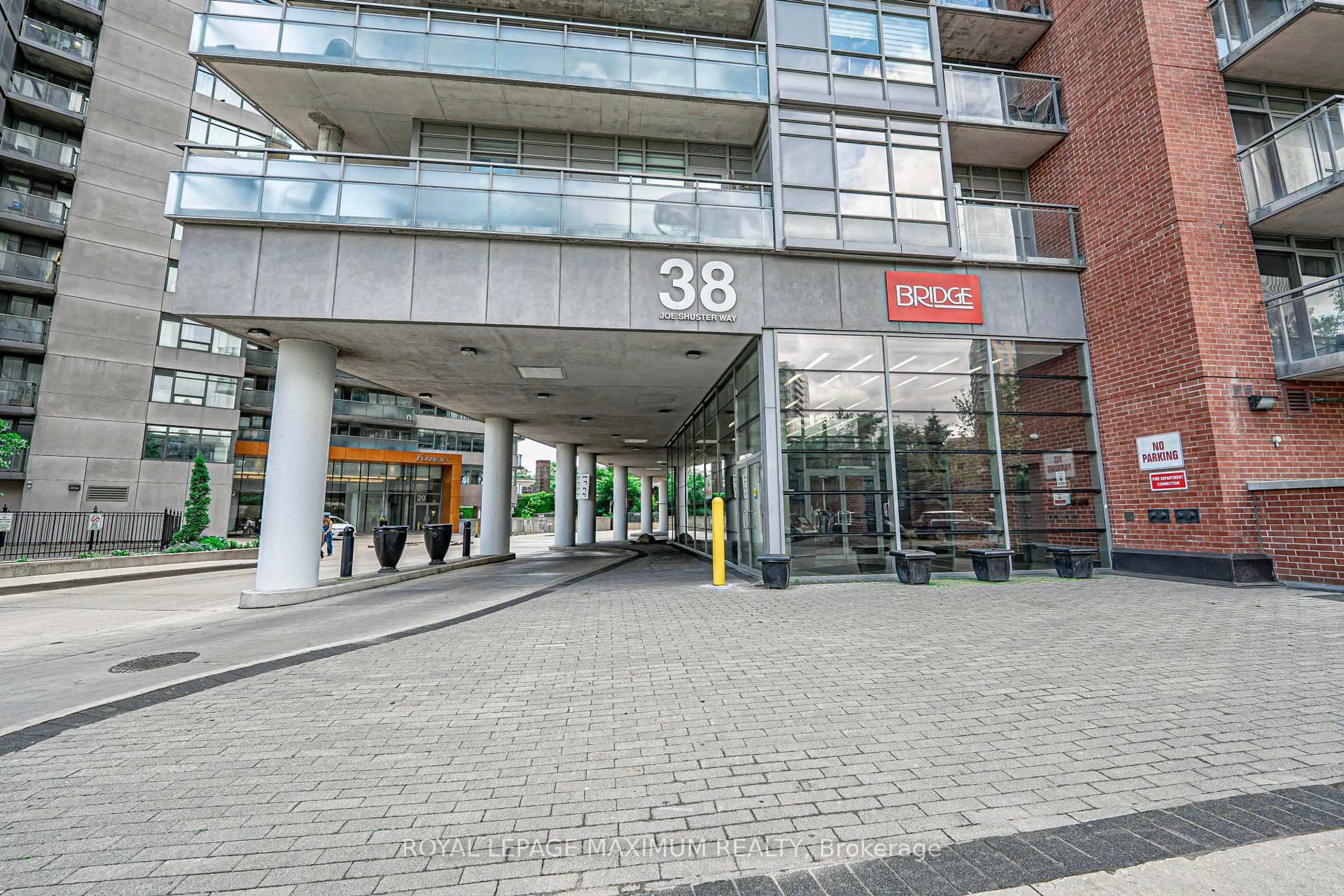 Indoor foyer for 38 Joe Shuster Way #617, Toronto Ontario M6K 0A5