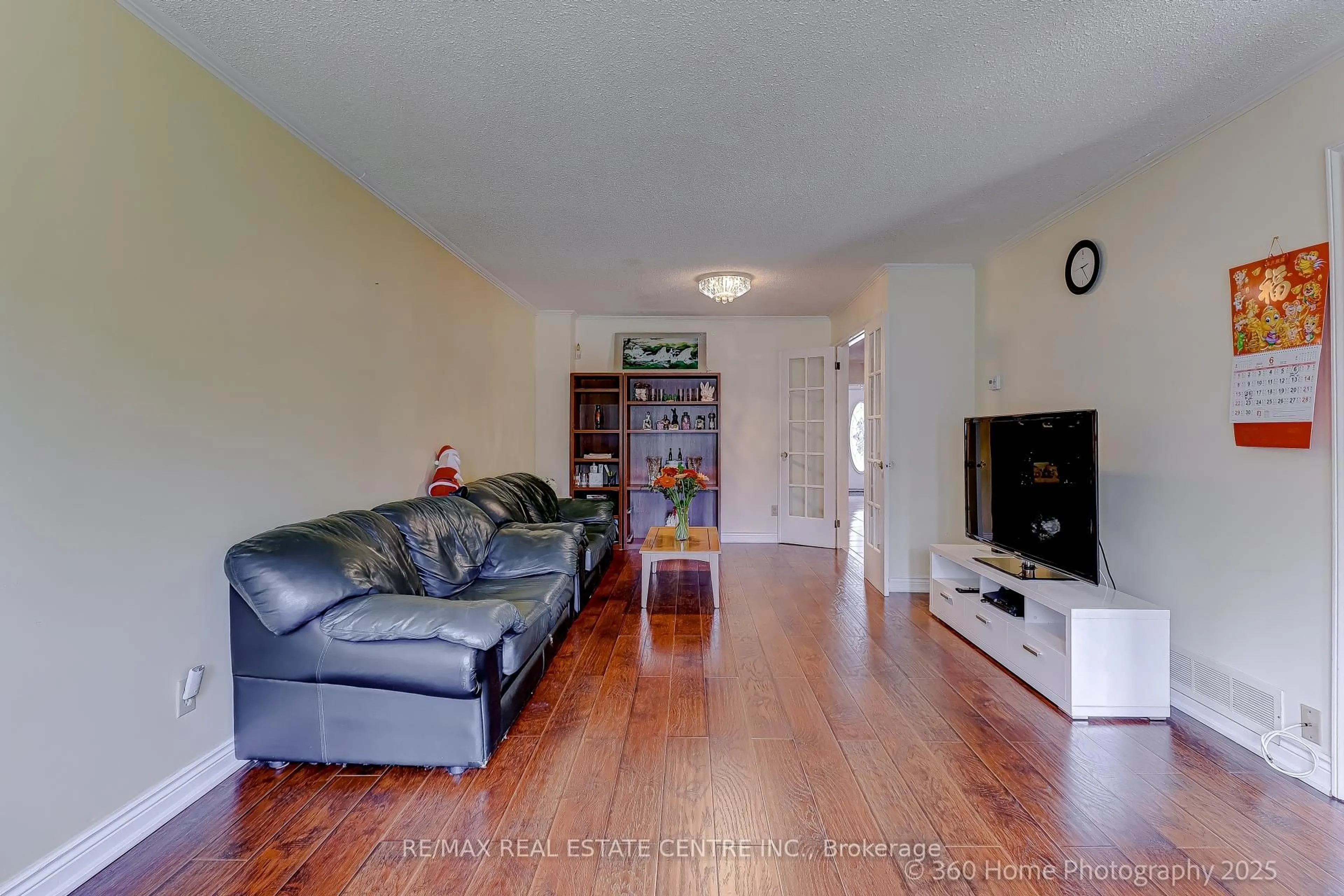 Living room with furniture, unknown for 4236 Forest Fire Lane, Mississauga Ontario L4W 3P4
