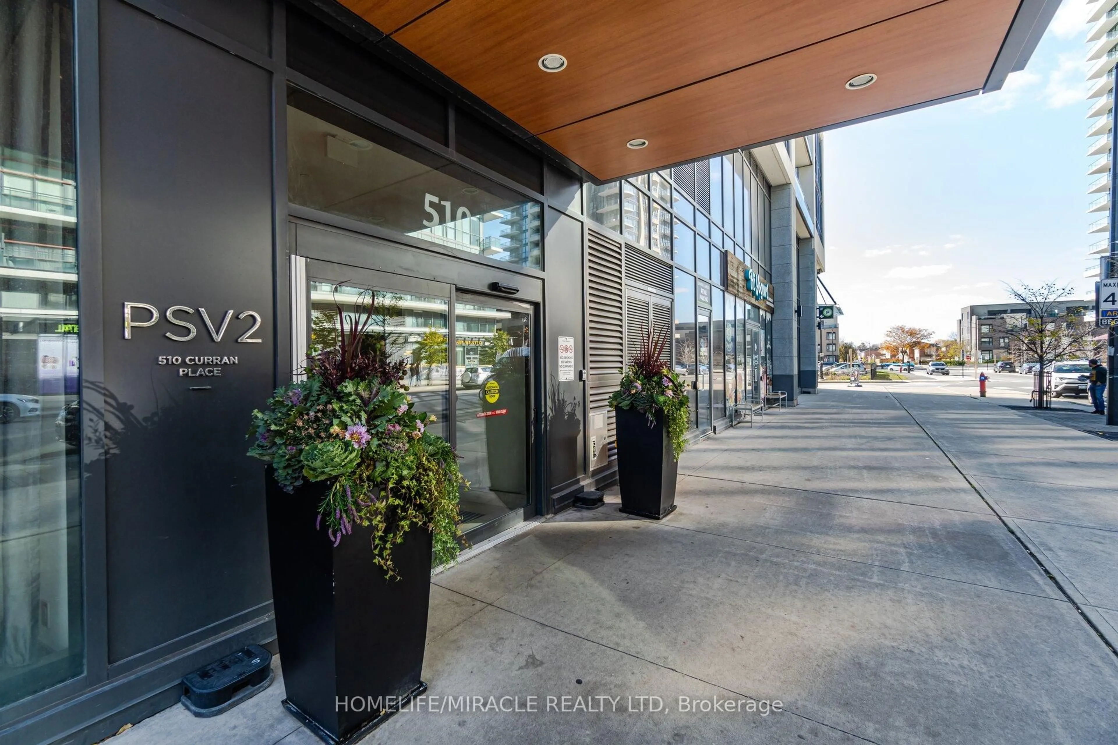 Indoor foyer for 510 Curran Pl #4105, Mississauga Ontario L5B 0J8