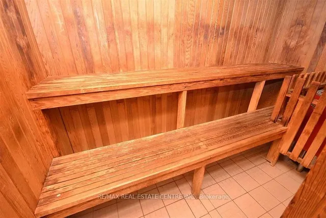 Additional image 3 of 3695 Kaneff Cres Unit 211