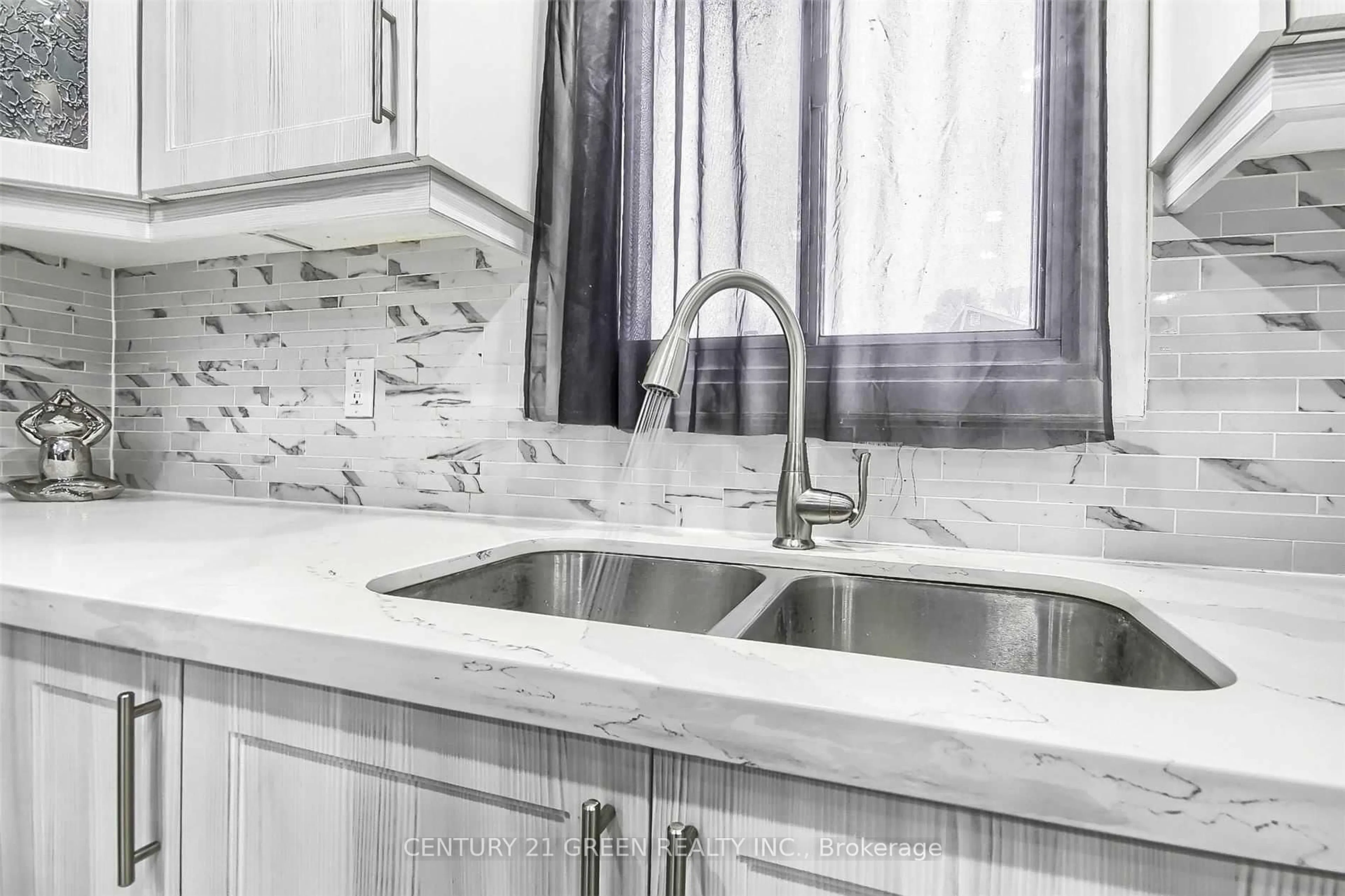 Standard kitchen, ceramic/tile floor for 23 Hector Crt, Brampton Ontario L6S 1P1