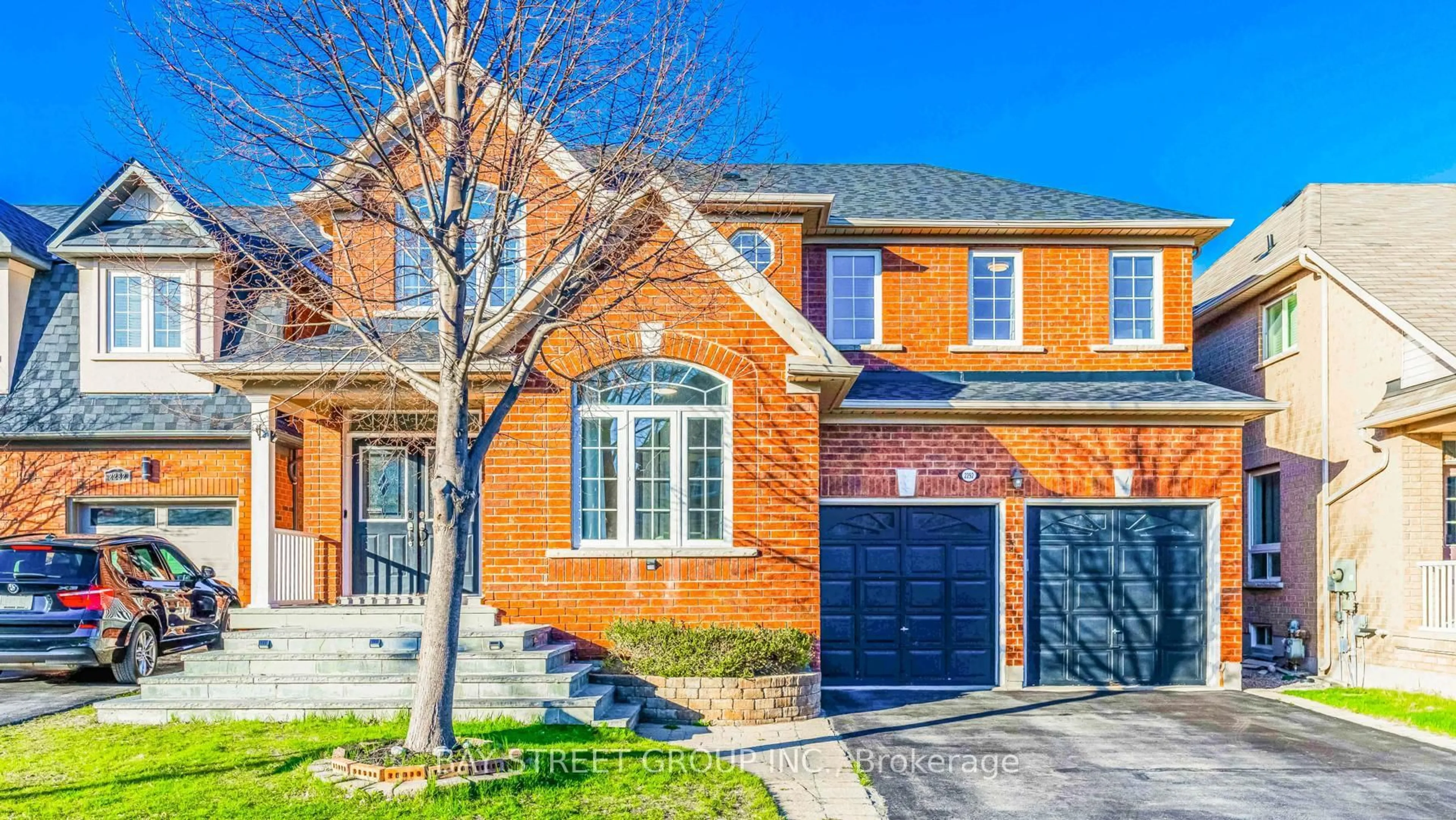 Home with brick exterior material, street for 2292 Blue Oak Circ, Oakville Ontario L6M 5J4