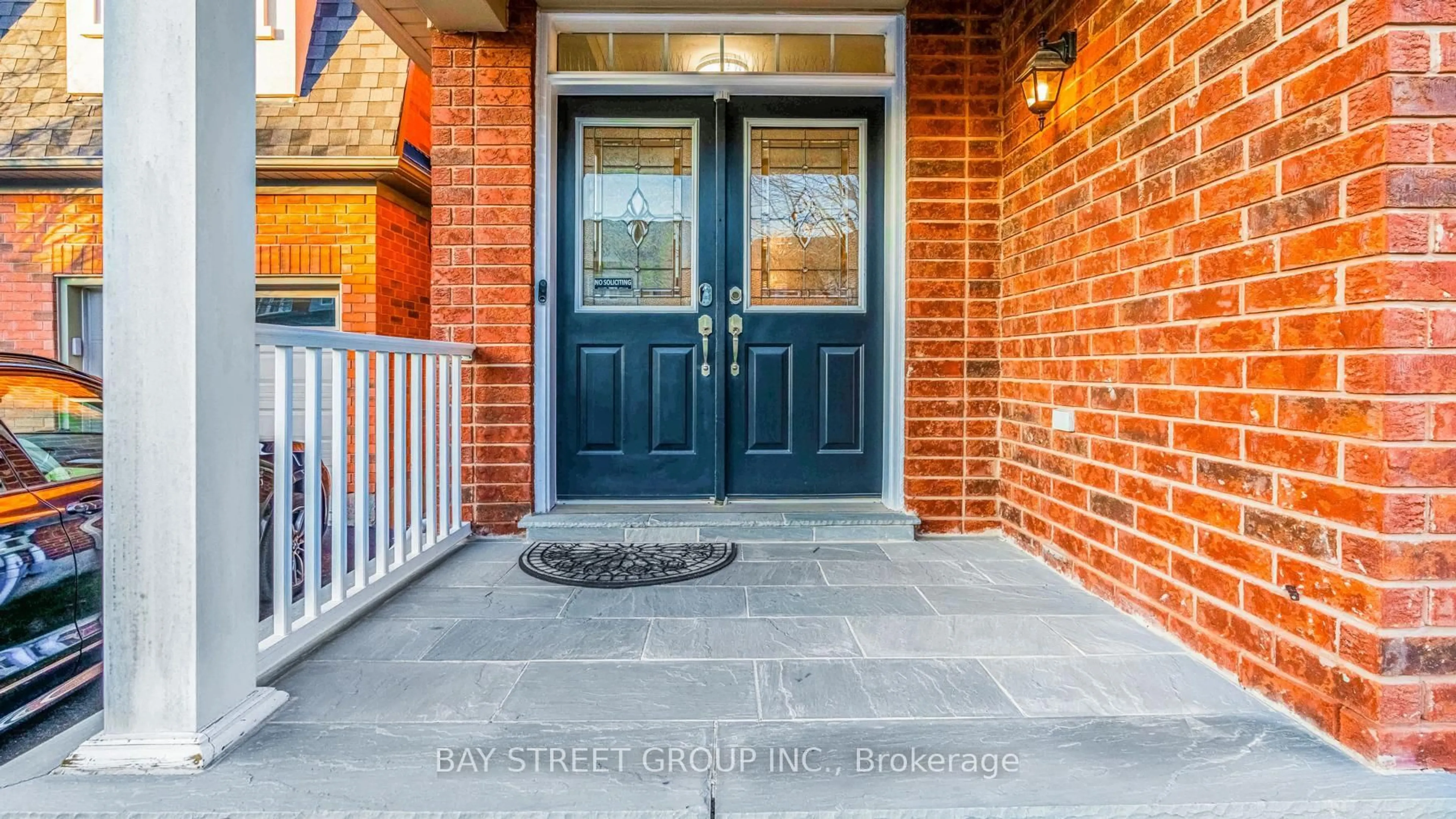 Indoor entryway for 2292 Blue Oak Circ, Oakville Ontario L6M 5J4