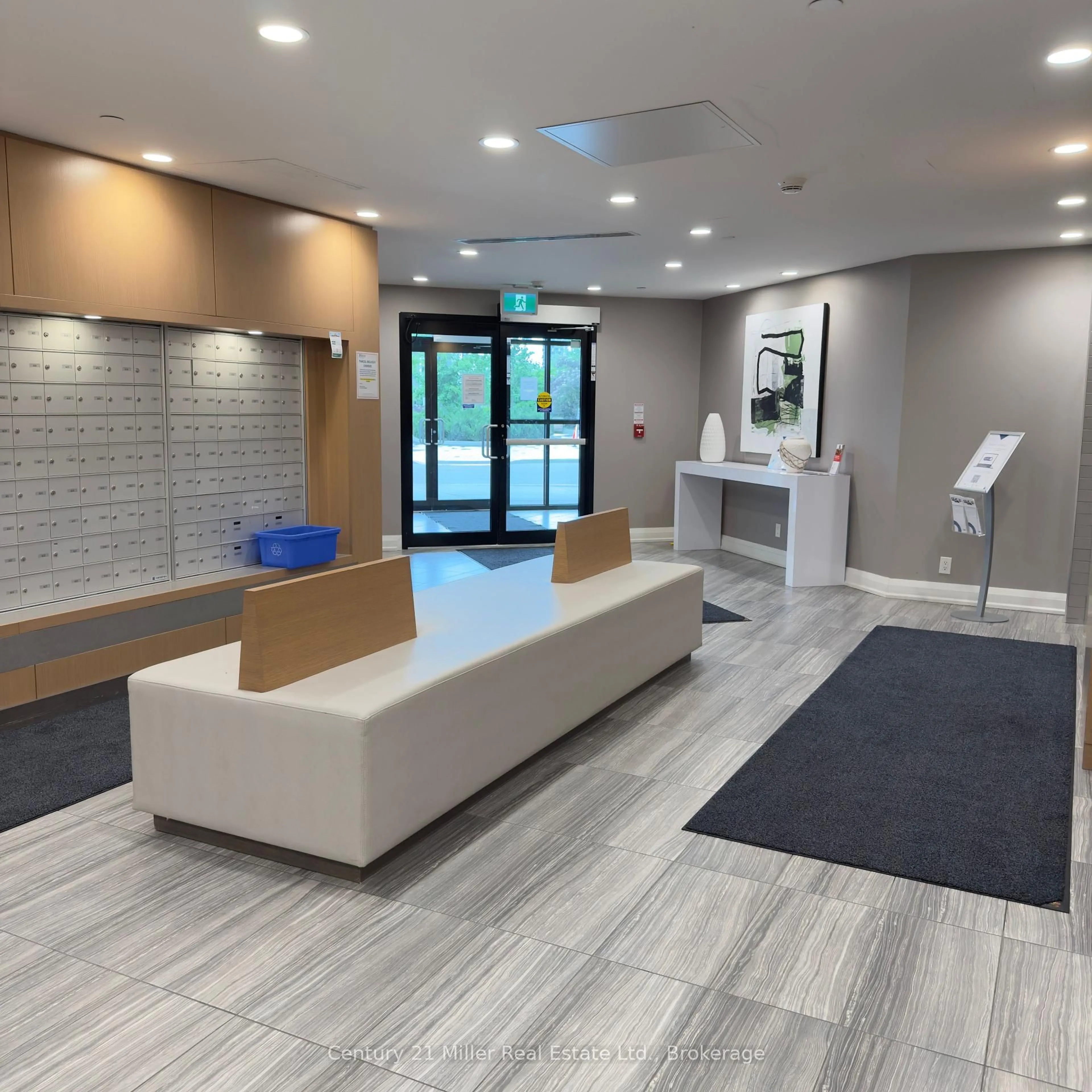 Indoor foyer for 128 Grovewood Common #621, Oakville Ontario L6H 0X3