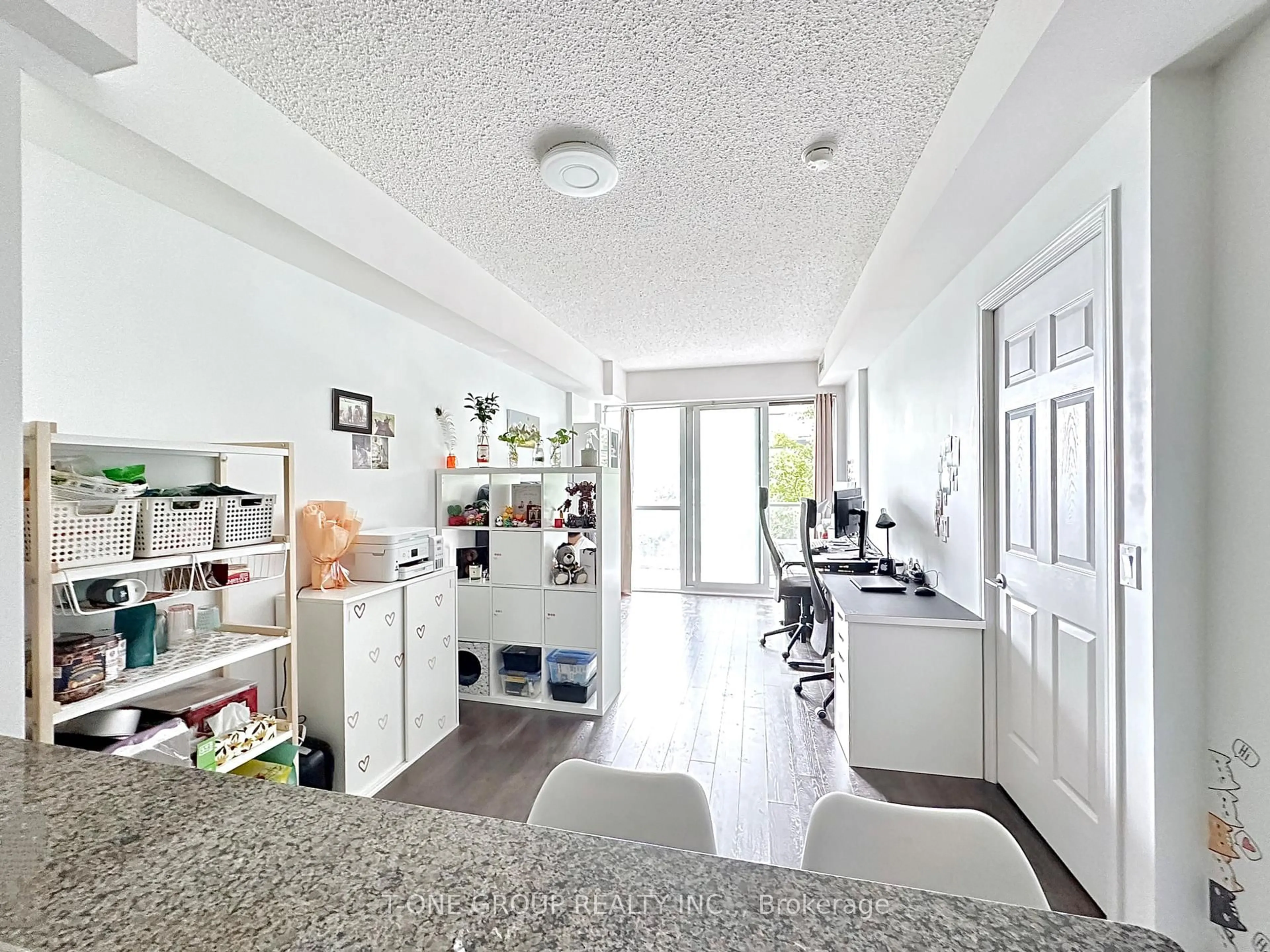 Open concept kitchen, ceramic/tile floor for 15 James Finlay Way #717, Toronto Ontario M3M 0B3