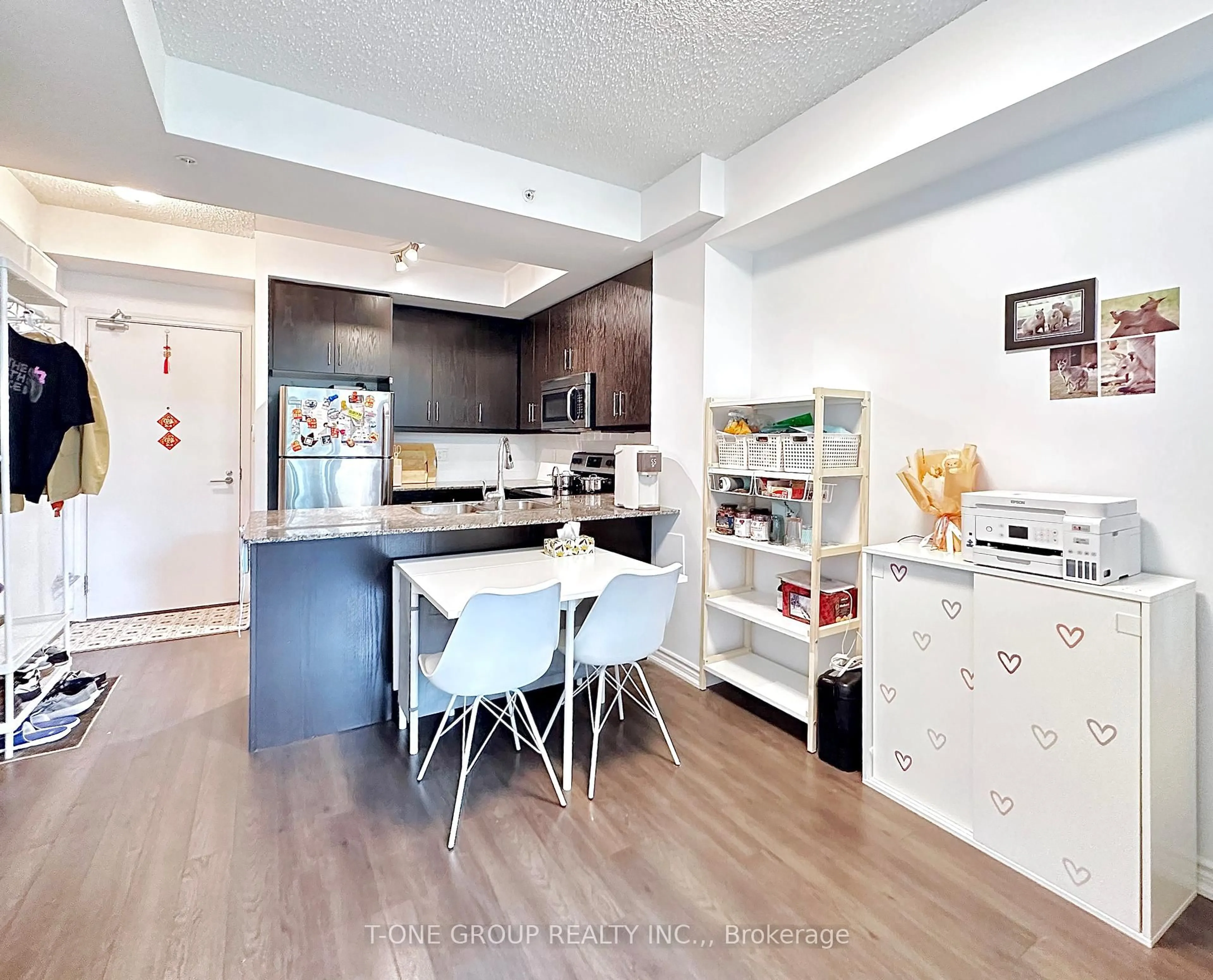 Open concept kitchen, unknown for 15 James Finlay Way #717, Toronto Ontario M3M 0B3