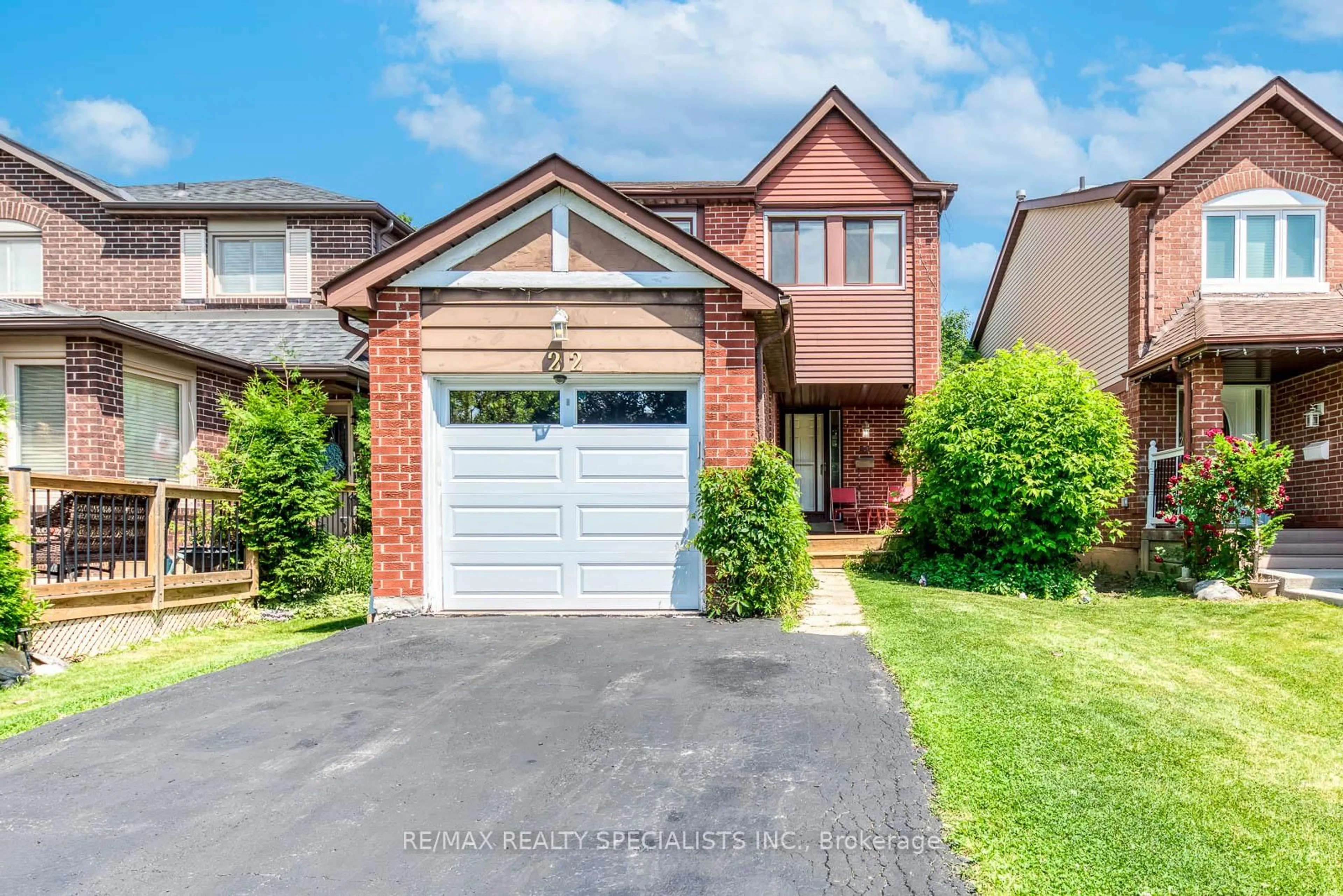 Home with brick exterior material, street for 22 Scotia Dr, Brampton Ontario L6Y 2W4
