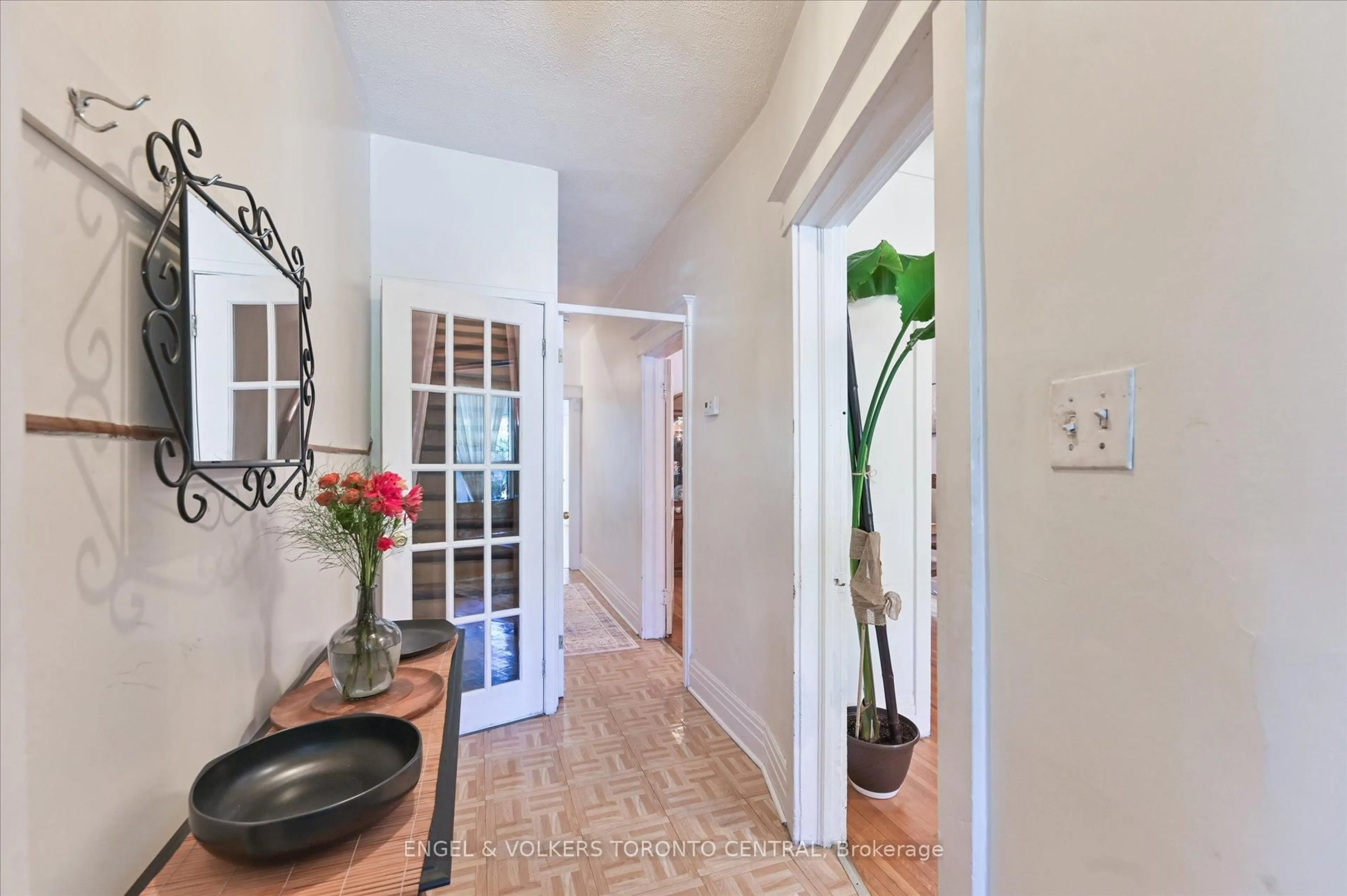 Indoor entryway for 384 Margueretta St, Toronto Ontario M6H 3S5