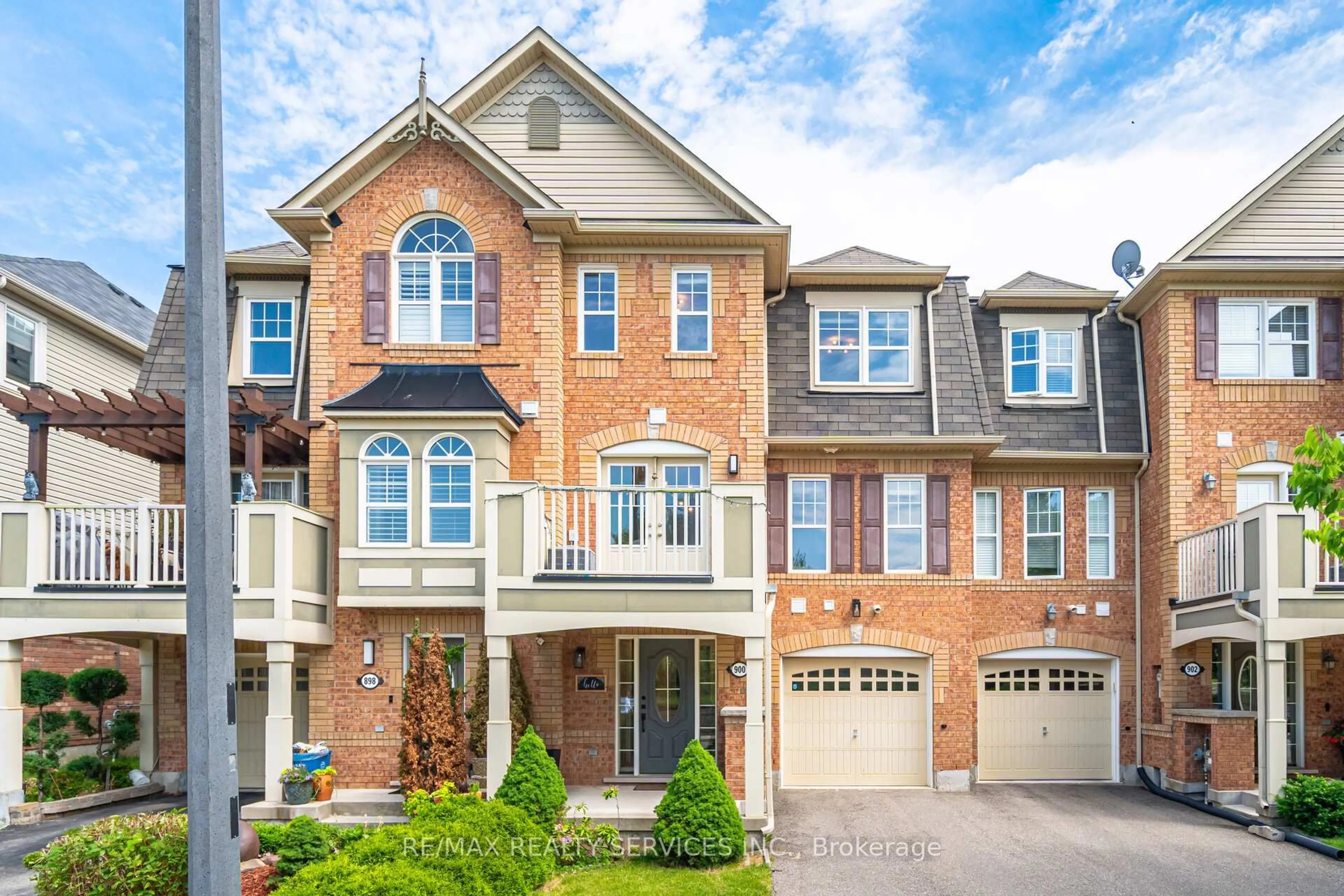 Home with brick exterior material, street for 900 Brassard Circ, Milton Ontario L9T 8E3