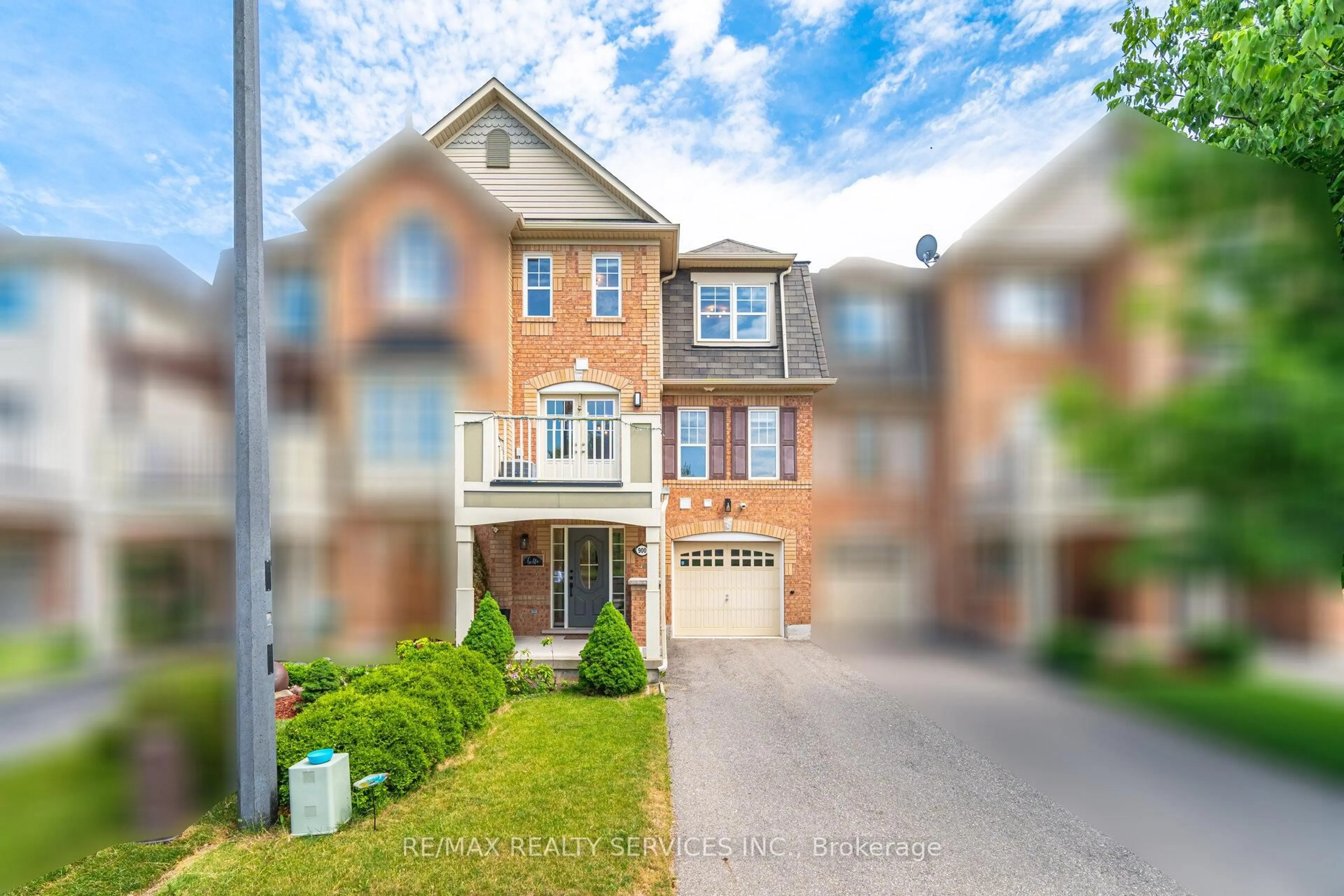Unknown for 900 Brassard Circ, Milton Ontario L9T 8E3