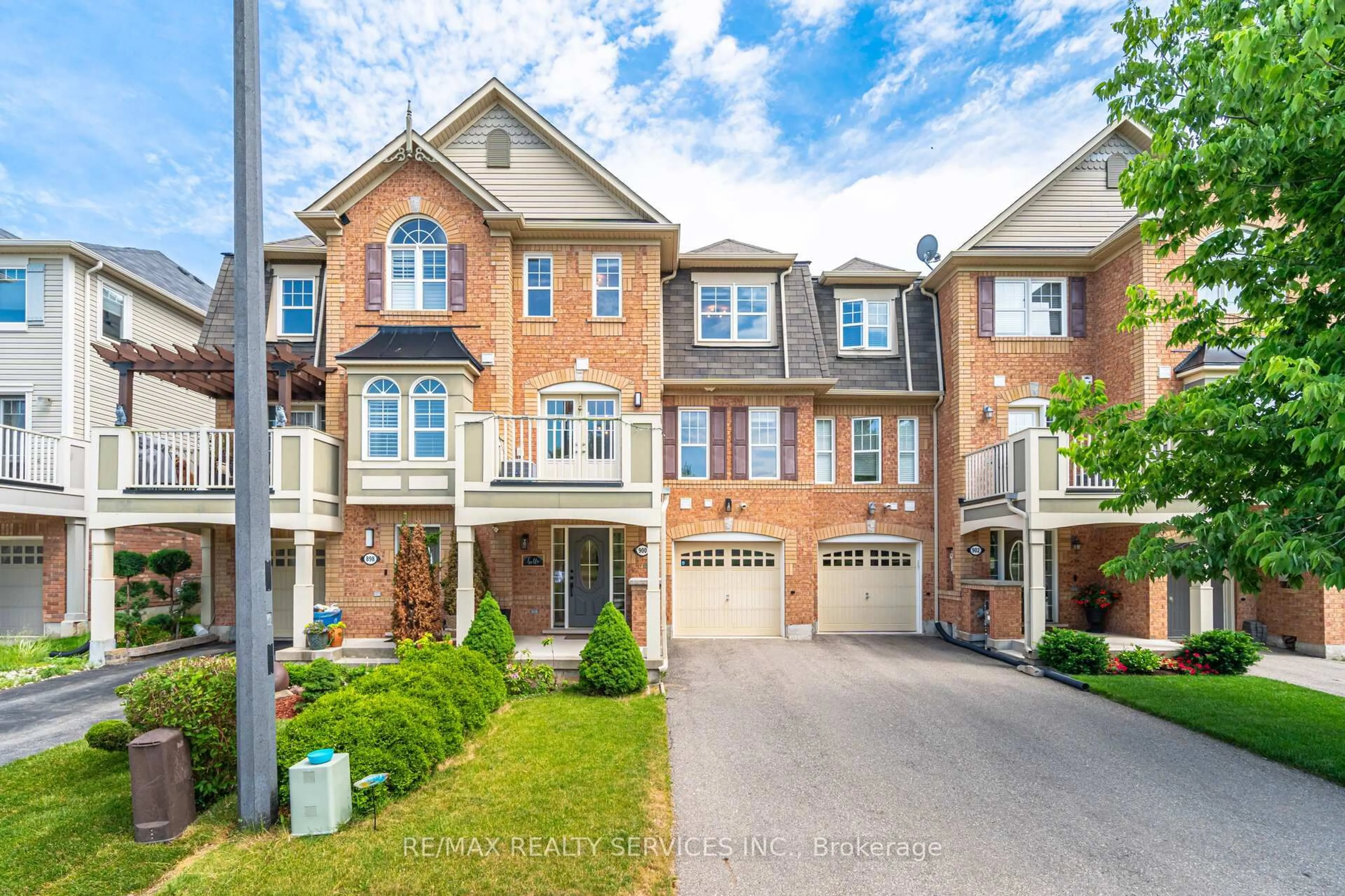 Home with brick exterior material, street for 900 Brassard Circ, Milton Ontario L9T 8E3