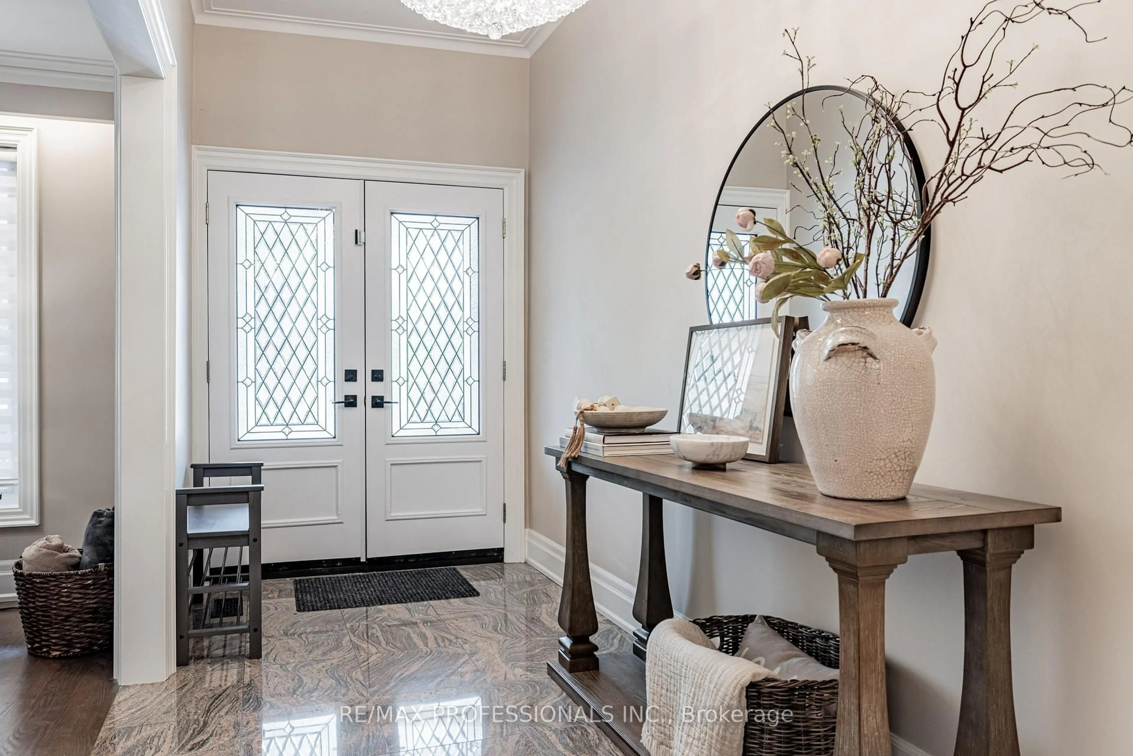 Indoor entryway for 182 Gracefield Ave, Toronto Ontario M6L 1L8