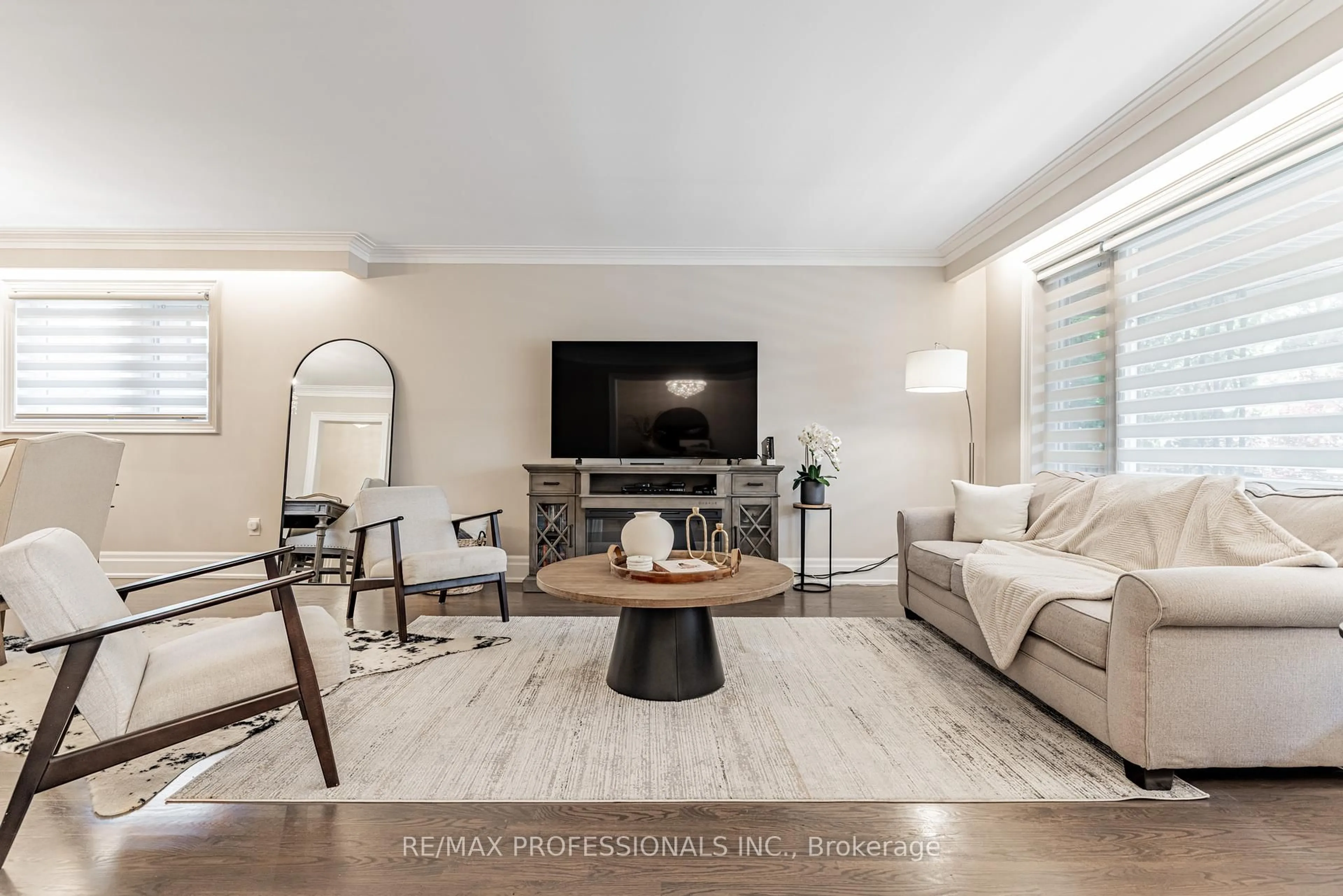 Living room with furniture, unknown for 182 Gracefield Ave, Toronto Ontario M6L 1L8