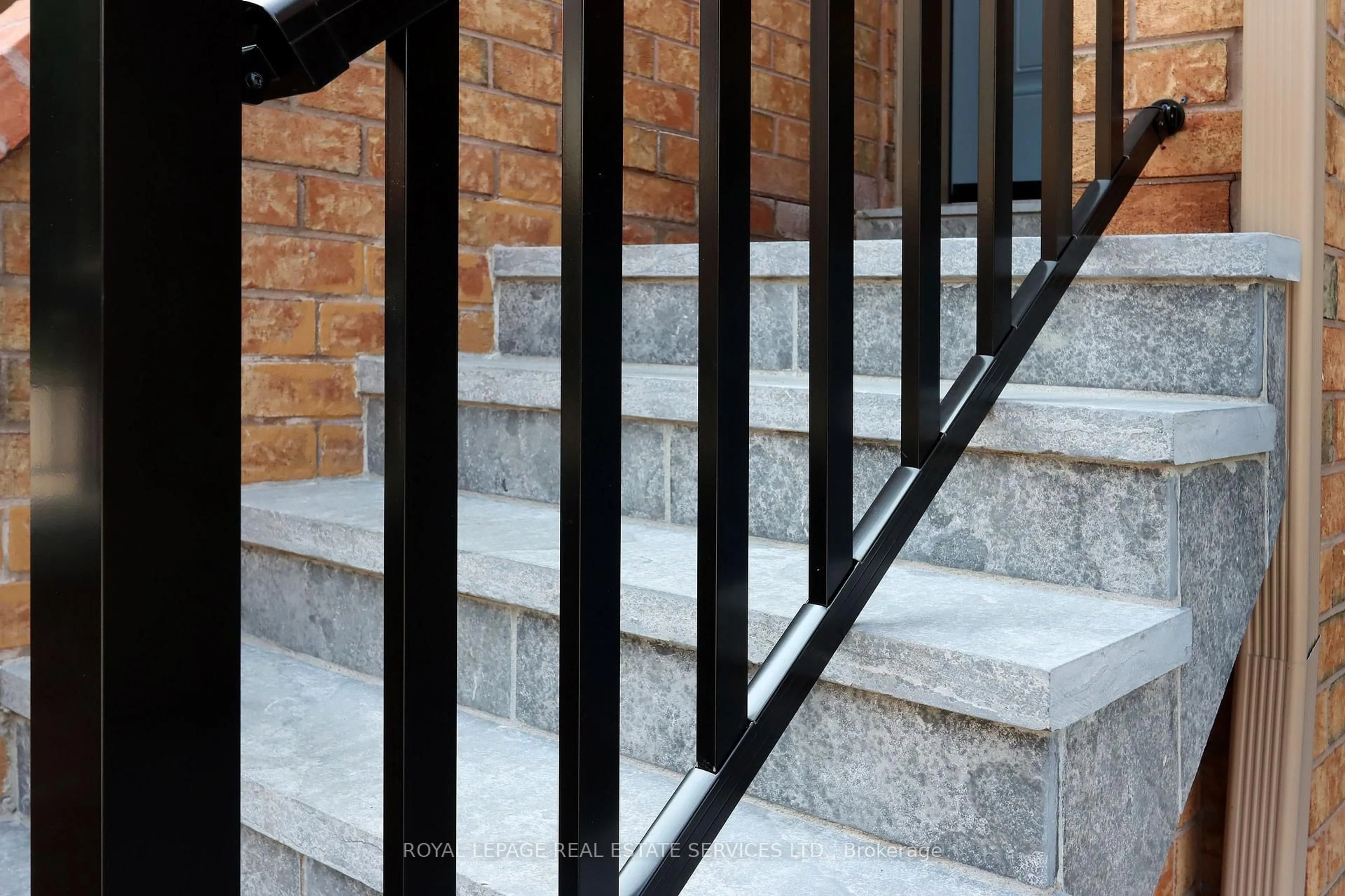 Stairs for 1168 Arena Rd #77, Mississauga Ontario L4Y 4K7