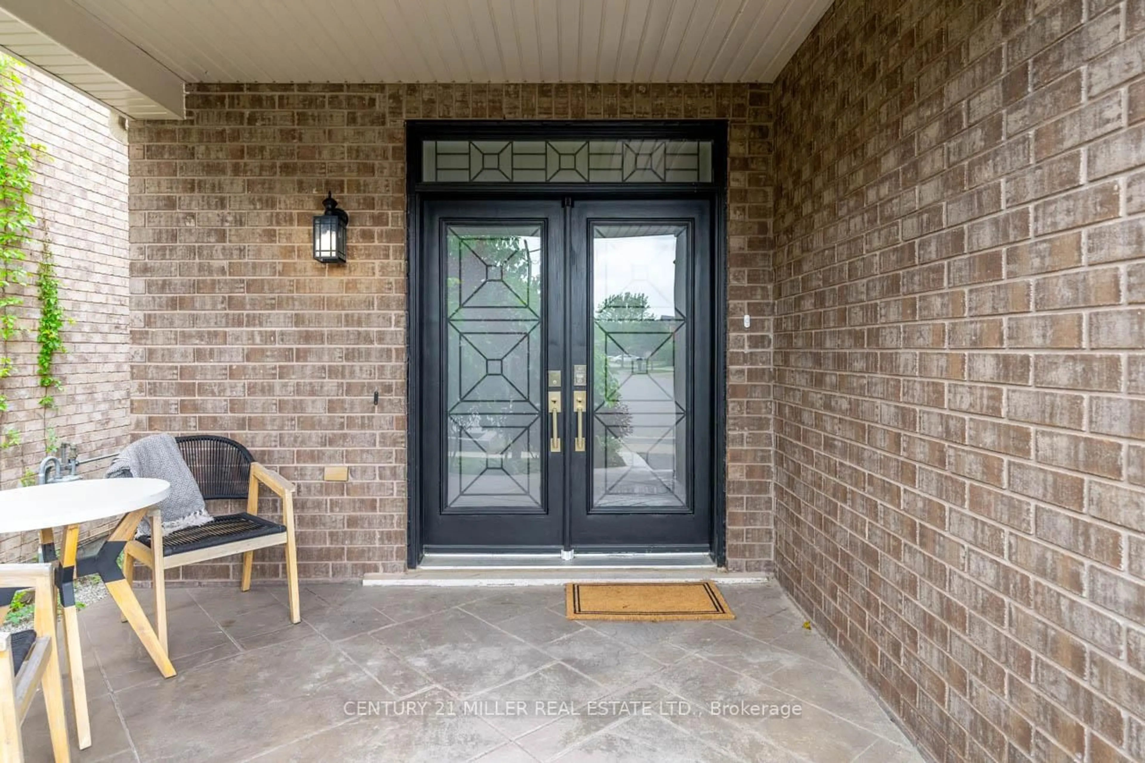 Indoor entryway for 411 McJannett Ave, Milton Ontario L9T 7T8