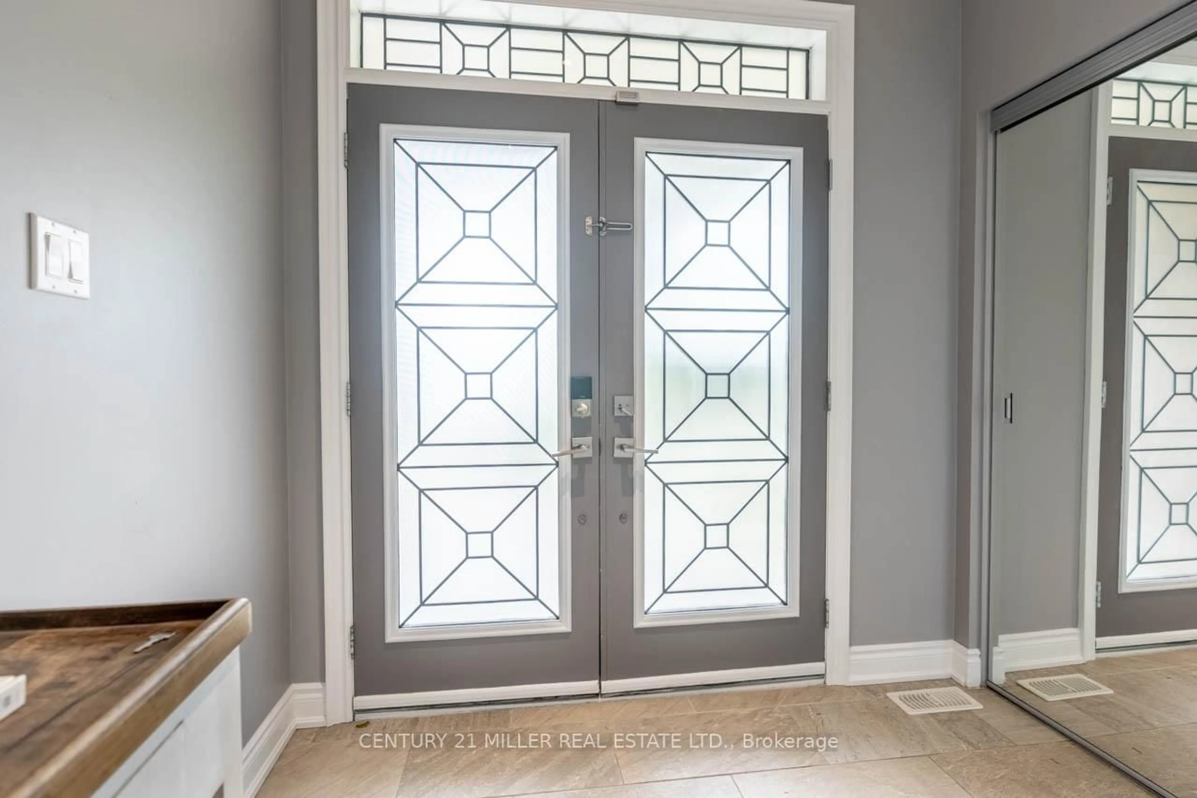 Indoor entryway for 411 McJannett Ave, Milton Ontario L9T 7T8