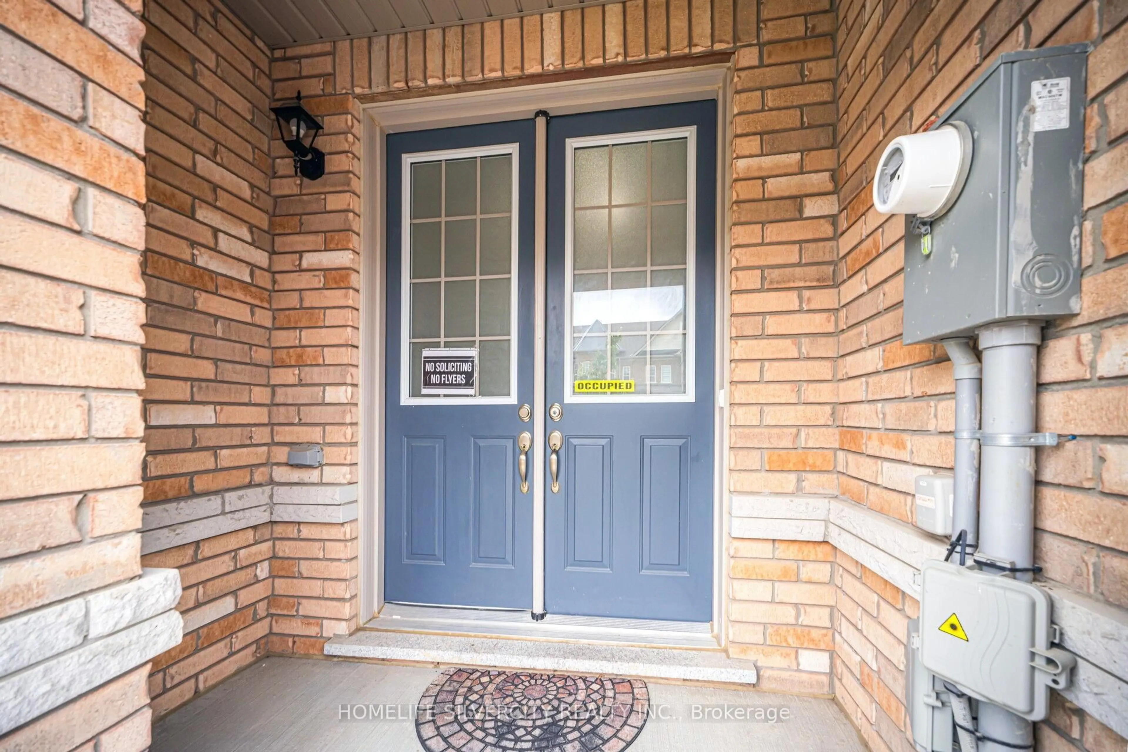 Indoor entryway for 34 Matterhorn Rd, Brampton Ontario L7A 5A4