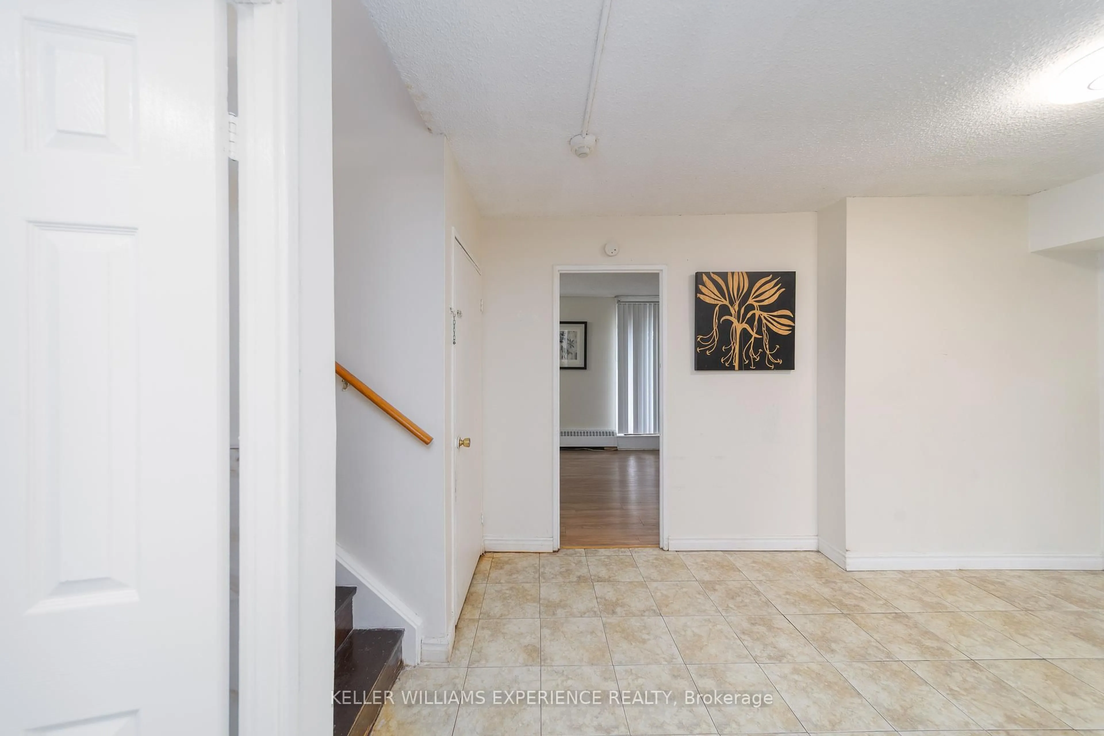 Indoor entryway for 4661 Jane St #145, Toronto Ontario M3N 2K8