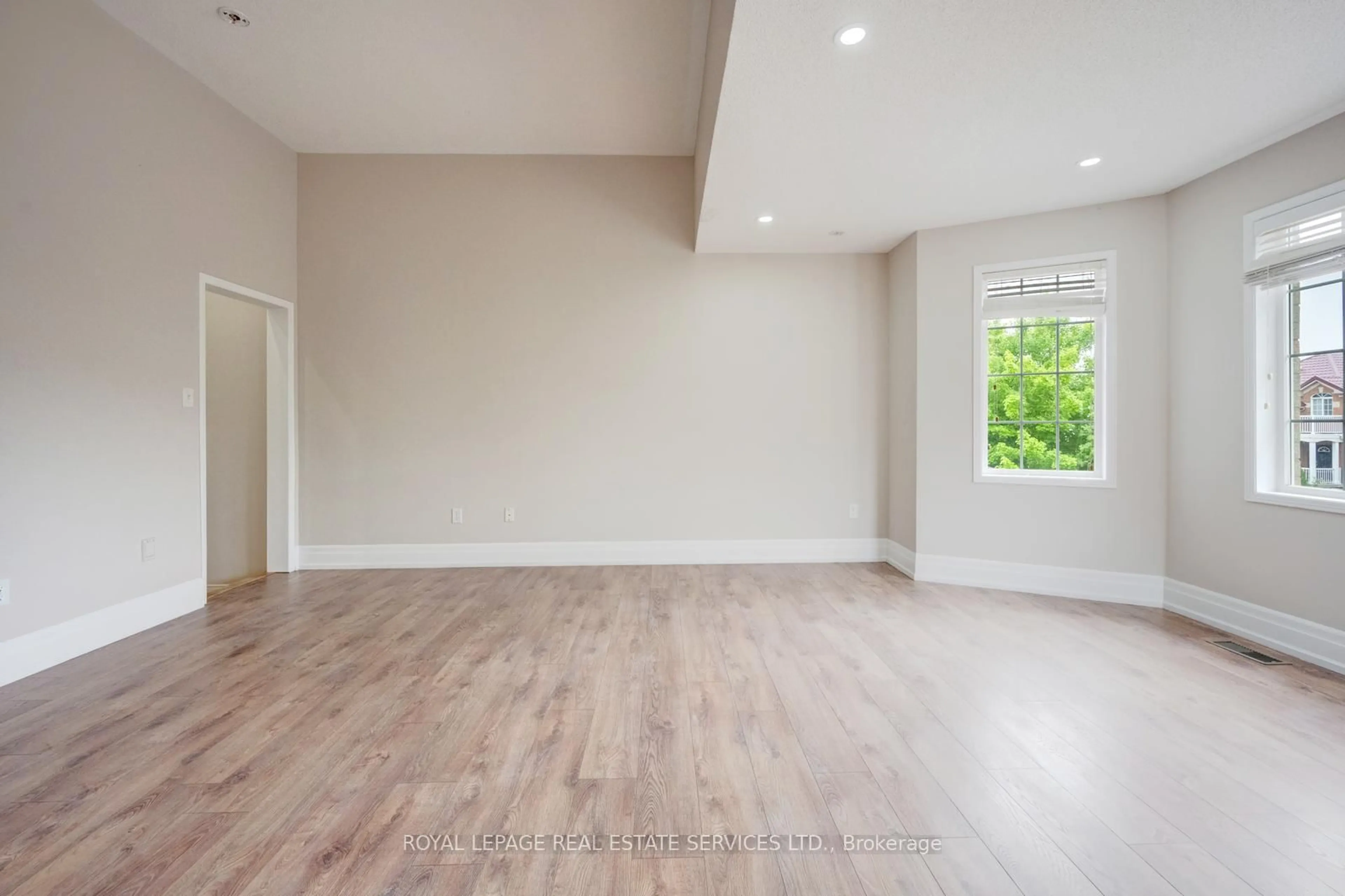 A pic of a room for 9 Oxtail Lane, Brampton Ontario L6X 5E2
