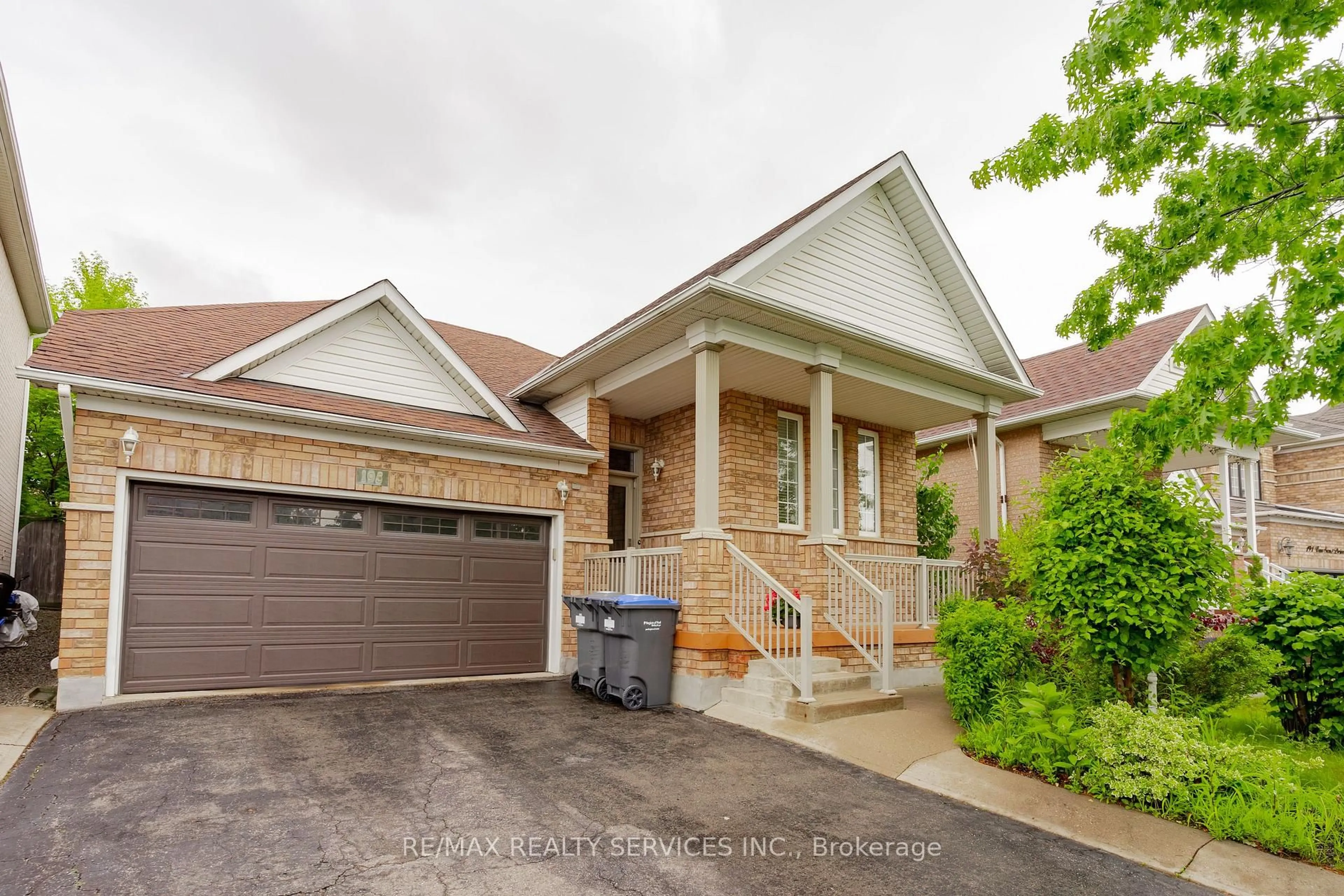 Home with brick exterior material, street for 195 Van Scott Dr, Brampton Ontario L7A 1V2