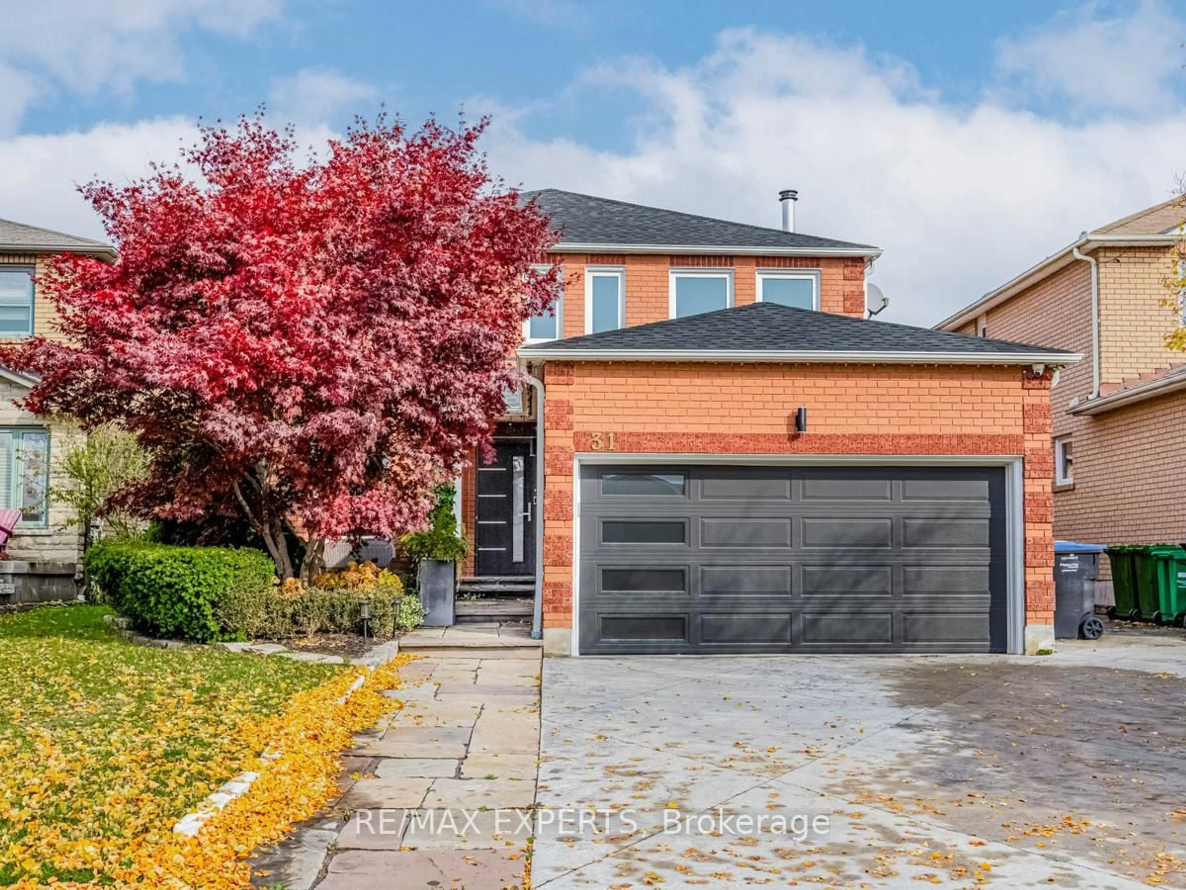 Home with brick exterior material, street for 31 Pembrook St, Caledon Ontario L7E 1L5