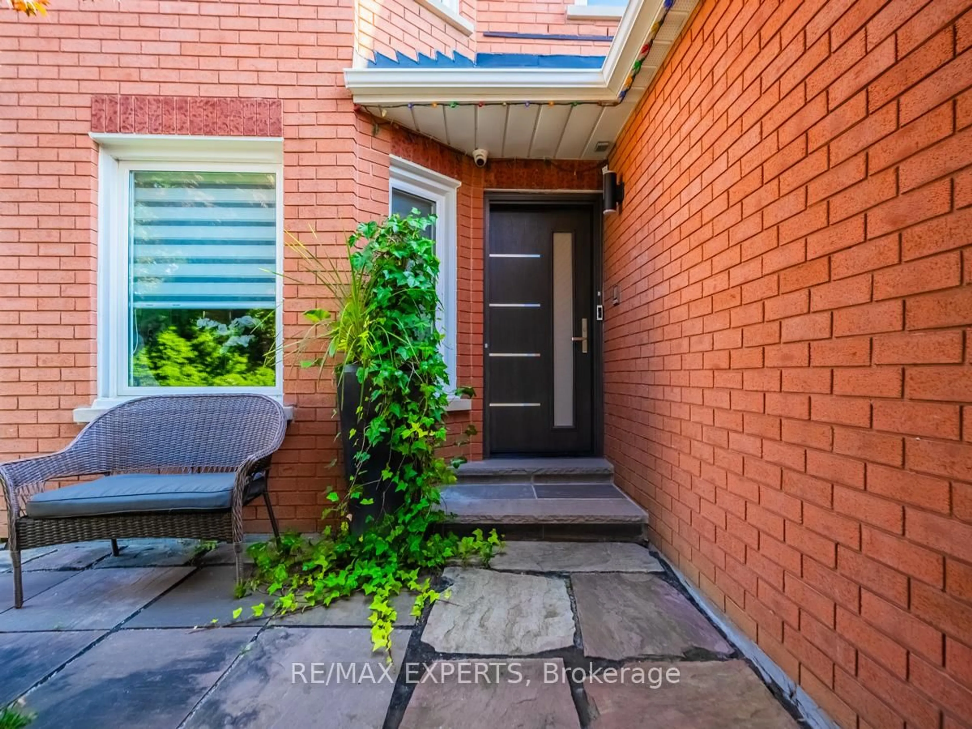 Unknown for 31 Pembrook St, Caledon Ontario L7E 1L5