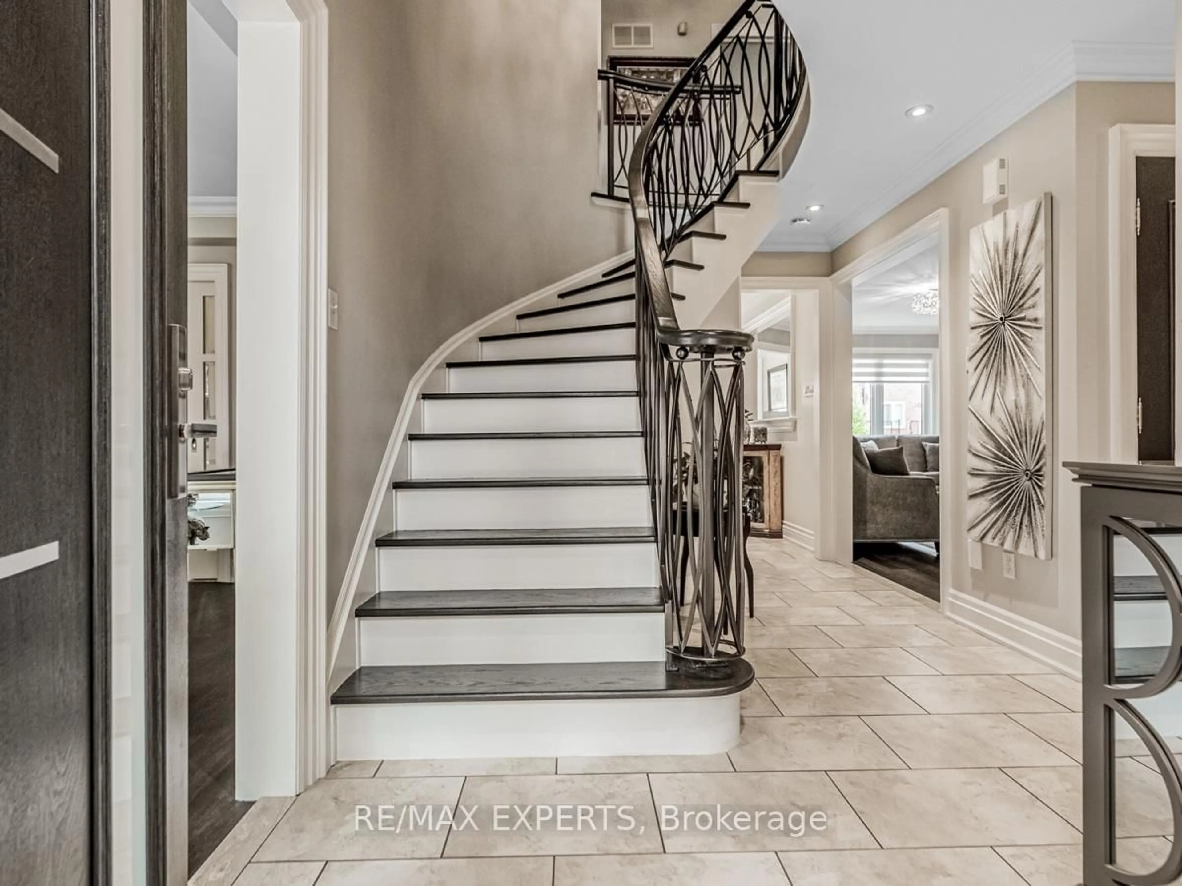 Unknown for 31 Pembrook St, Caledon Ontario L7E 1L5