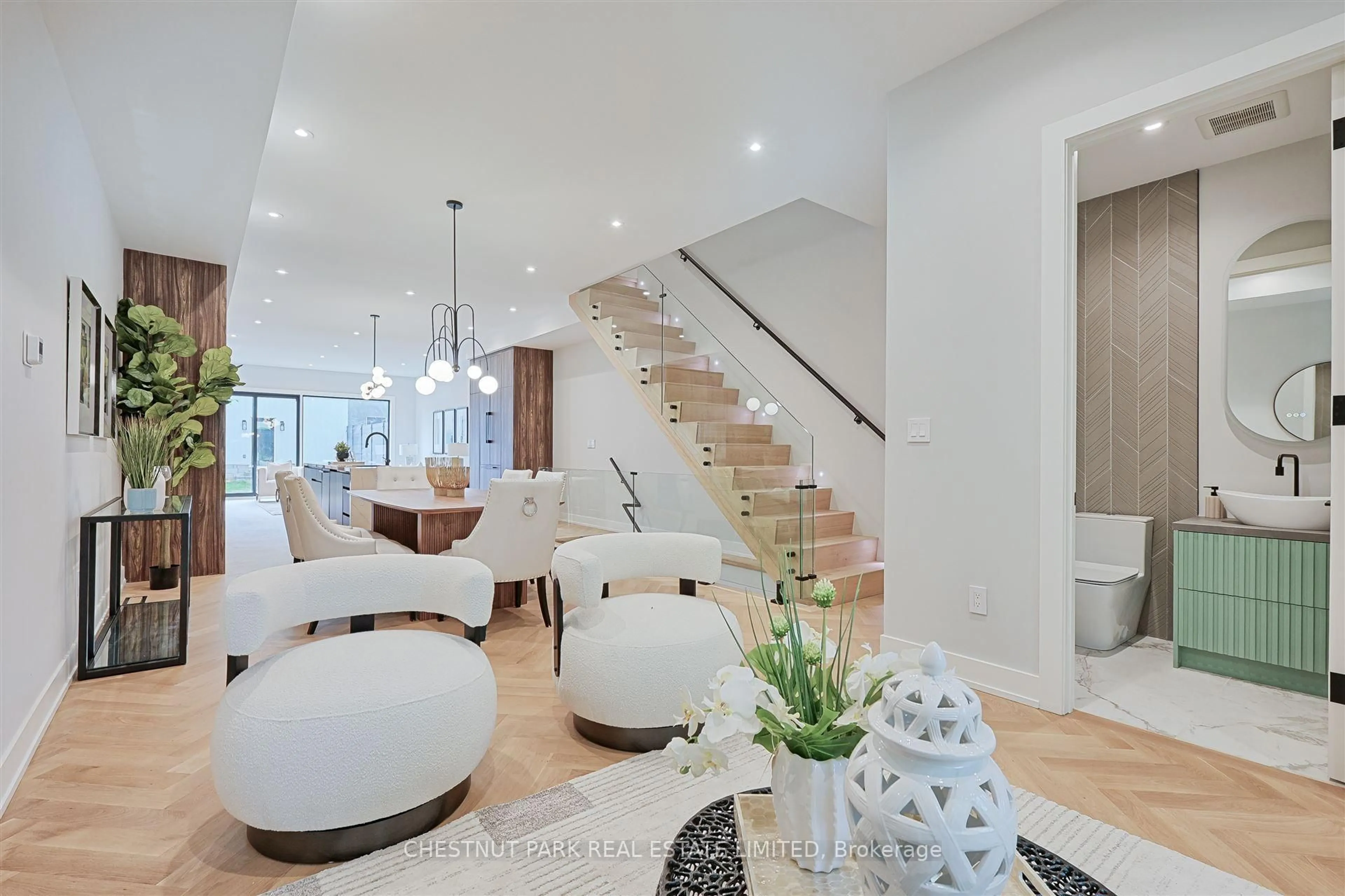 Unknown for 222B Pearson Ave, Toronto Ontario M6R 1G7