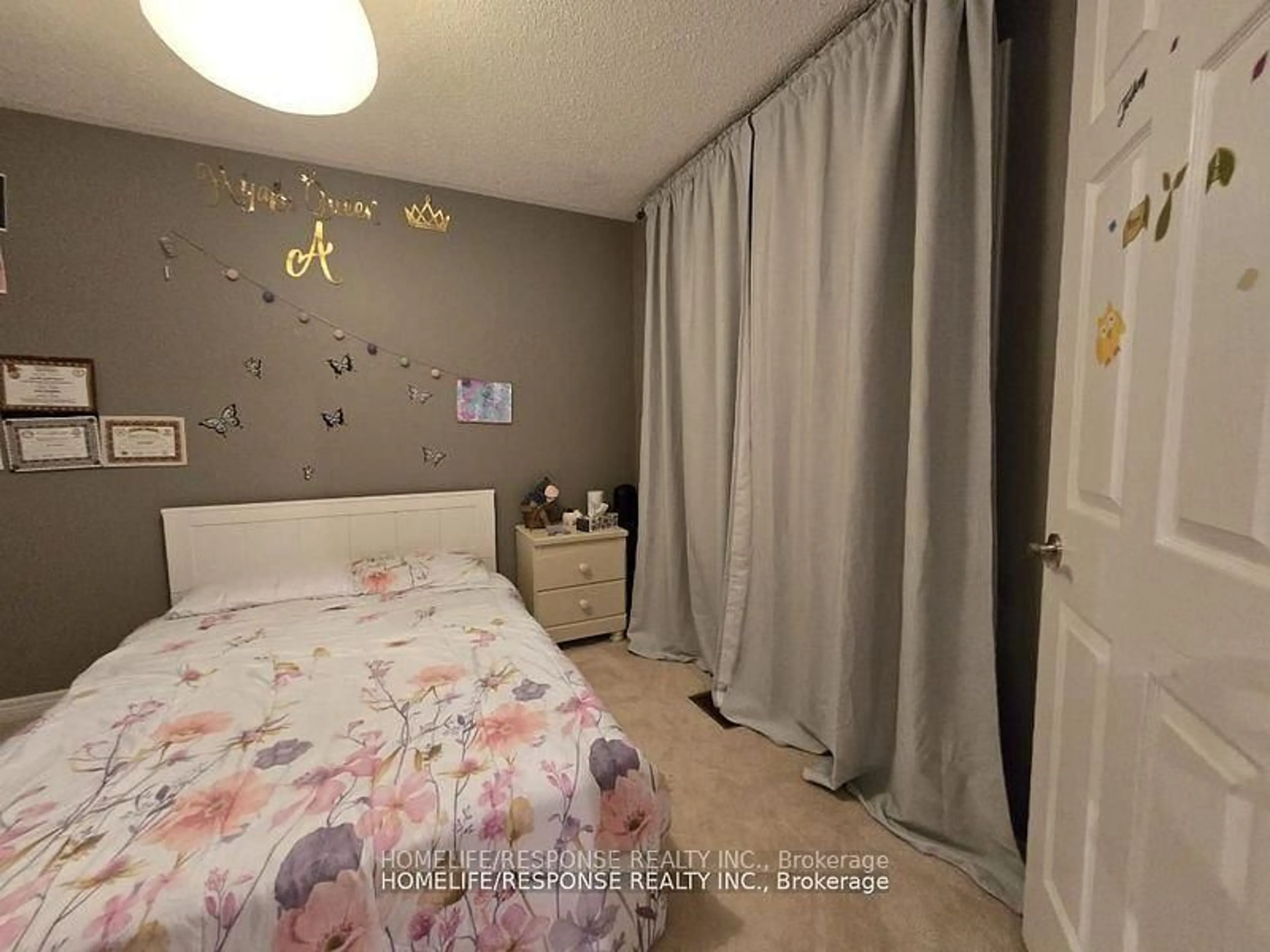A pic of a room for 3254 McDowell Dr, Mississauga Ontario L5M 6S4