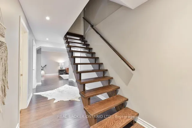 Additional image 10 of 591 Caverhill Cres