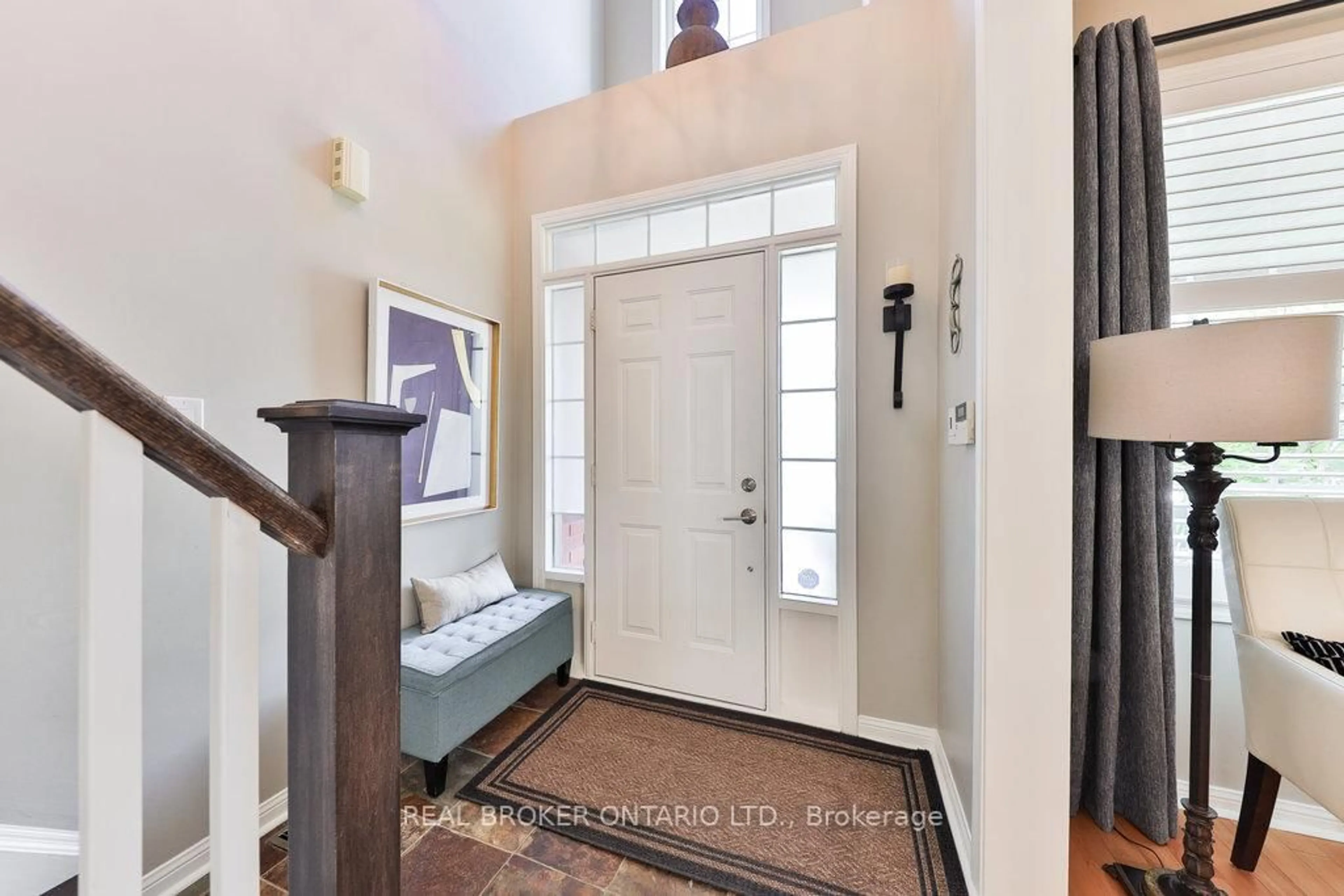 Indoor entryway for 591 Caverhill Cres, Milton Ontario L9T 5K1