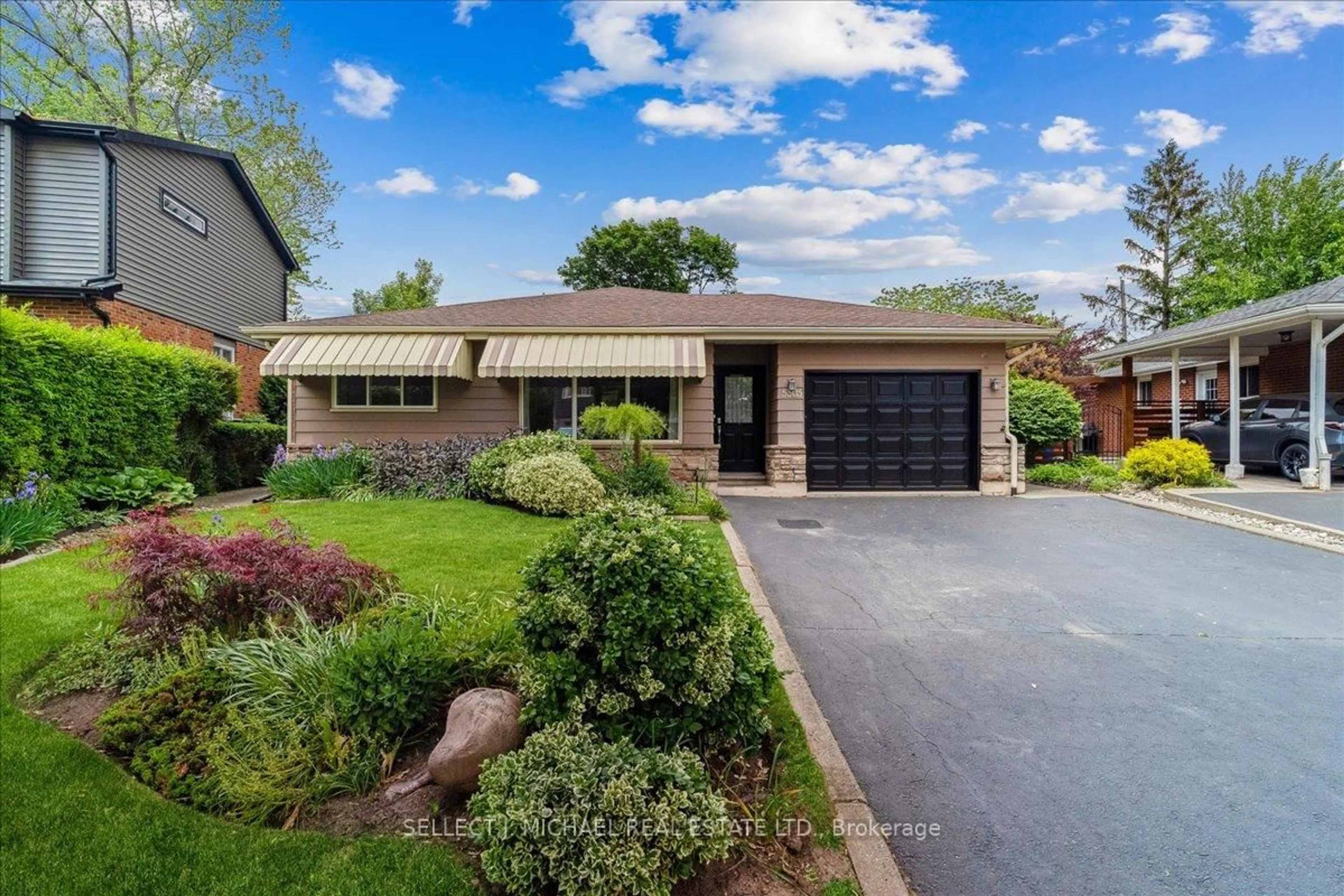 Home with brick exterior material, street for 5305 Riverside Dr, Burlington Ontario L7L 3X7