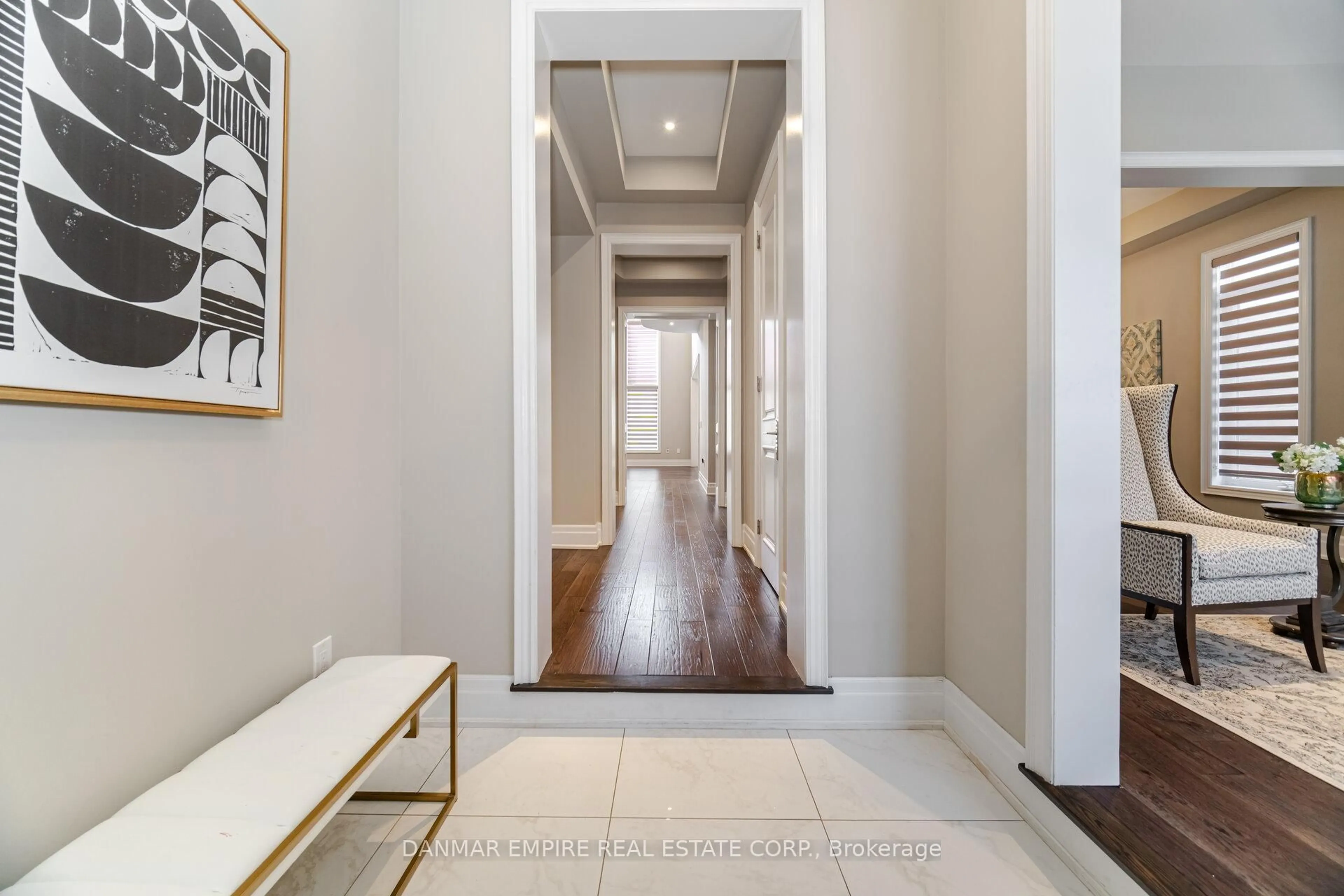 Indoor entryway for 386 Tudor Ave, Oakville Ontario L6K 2V5