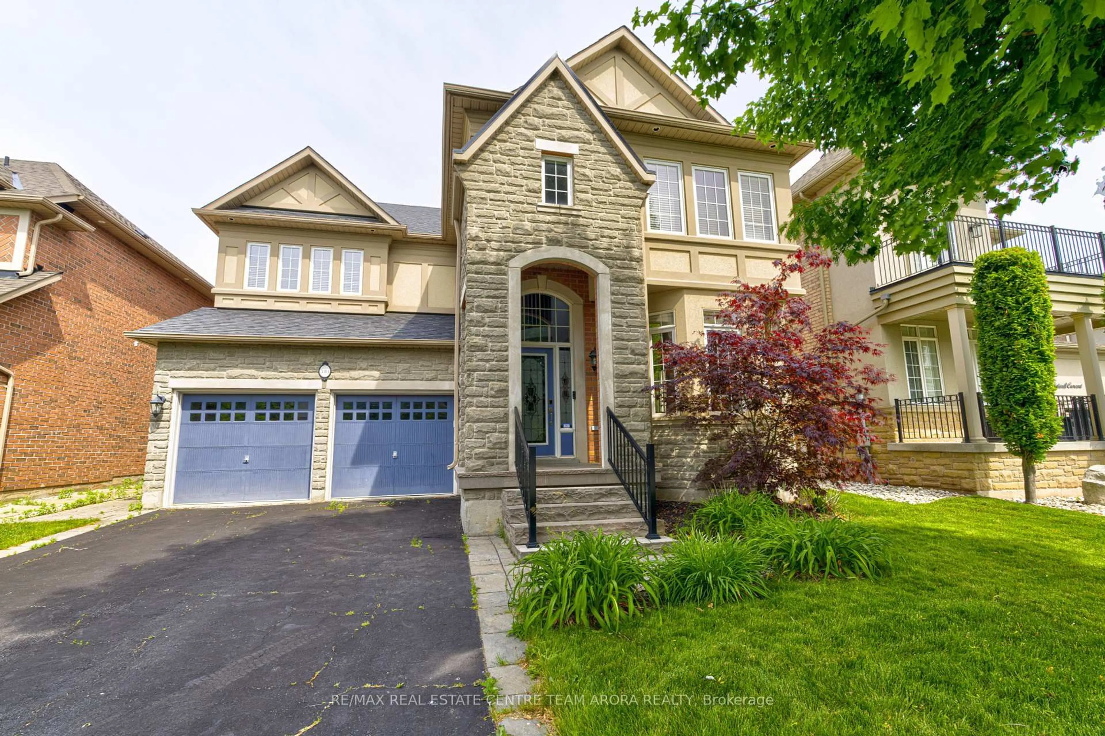 Home with brick exterior material, street for 3313 Mistwell Cres, Oakville Ontario L6L 0A2