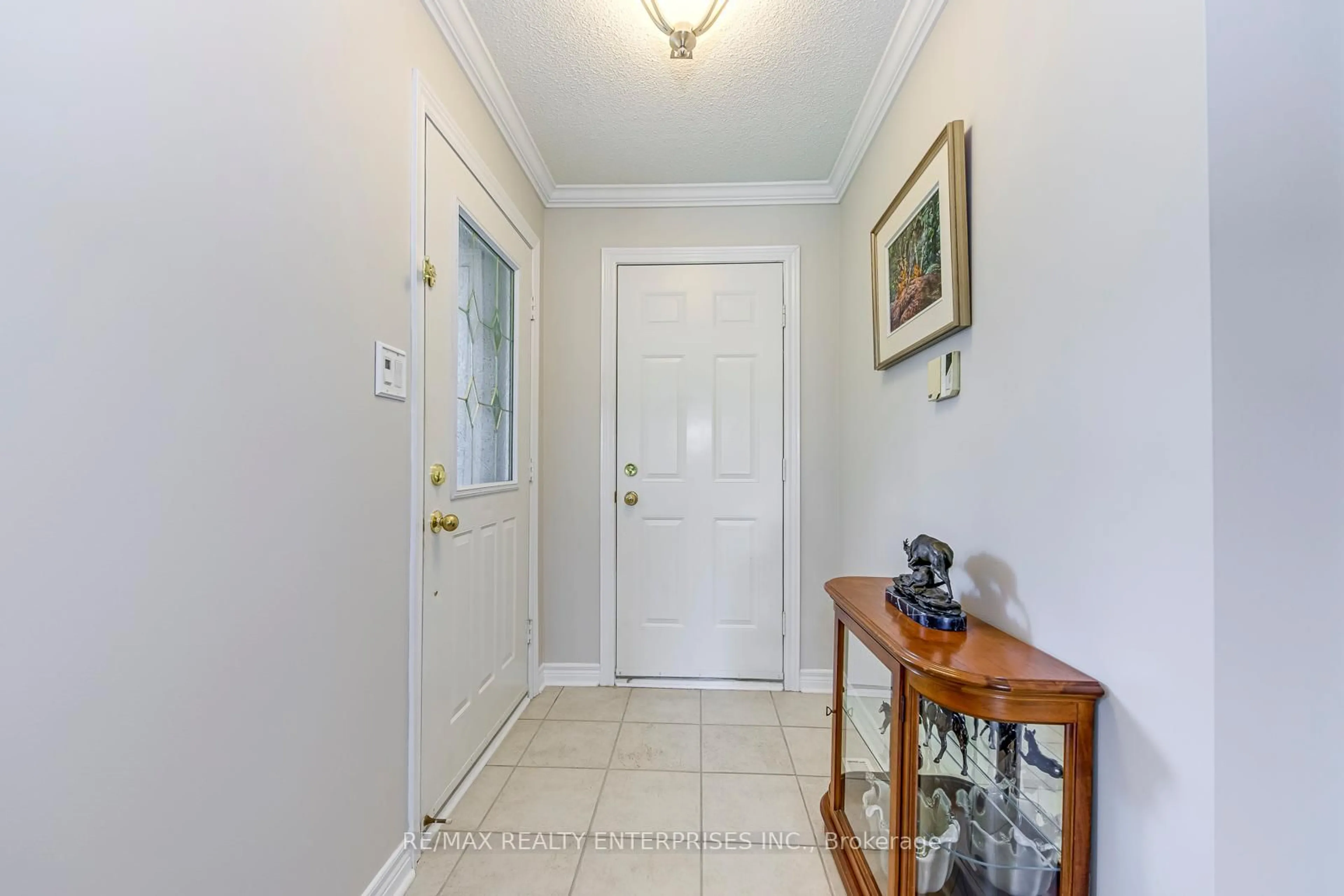 Indoor entryway for 5658 Glen Erin Dr #25, Mississauga Ontario L5M 6C4