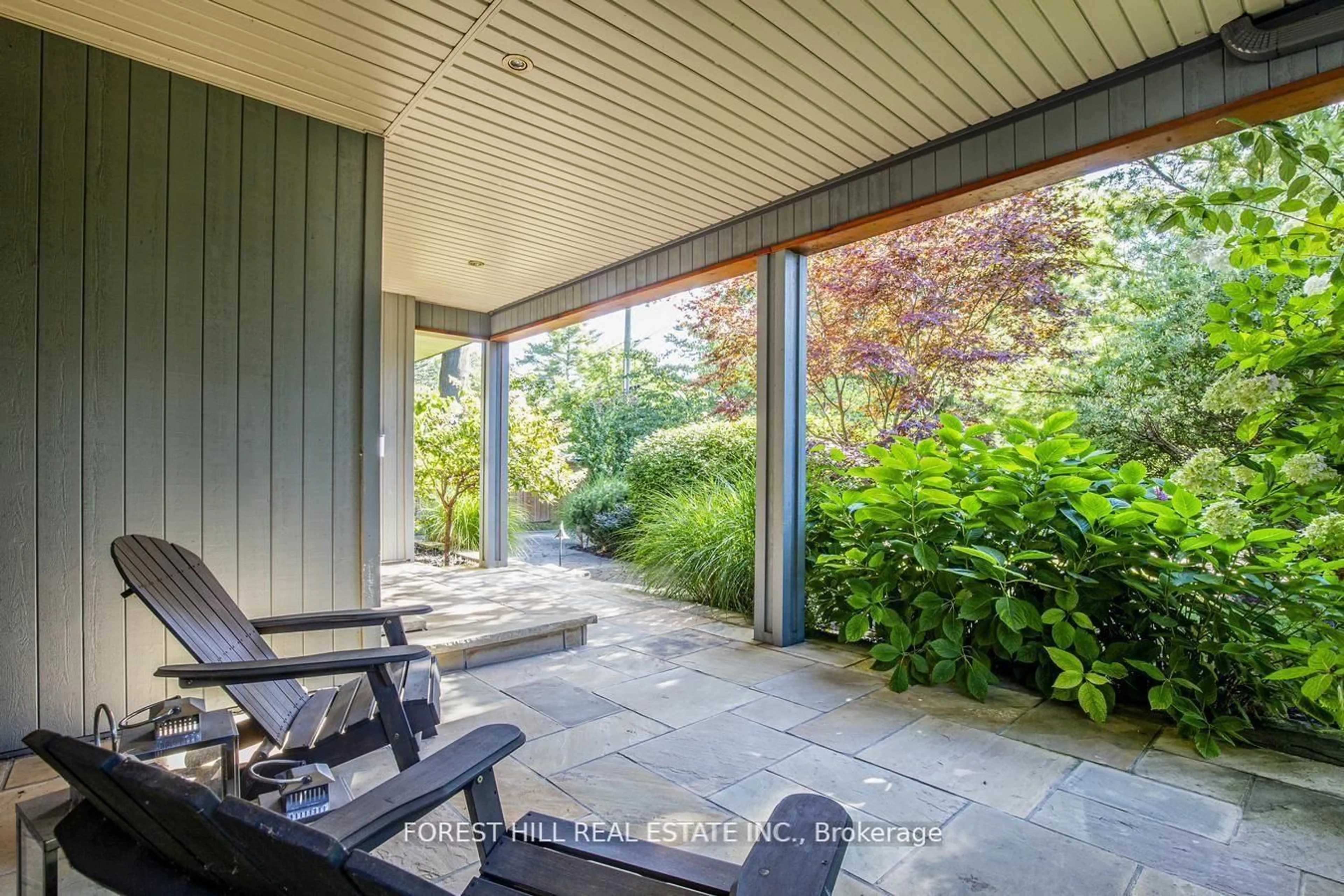 Patio, street for 193 Lakewood Dr, Oakville Ontario L6K 1B3