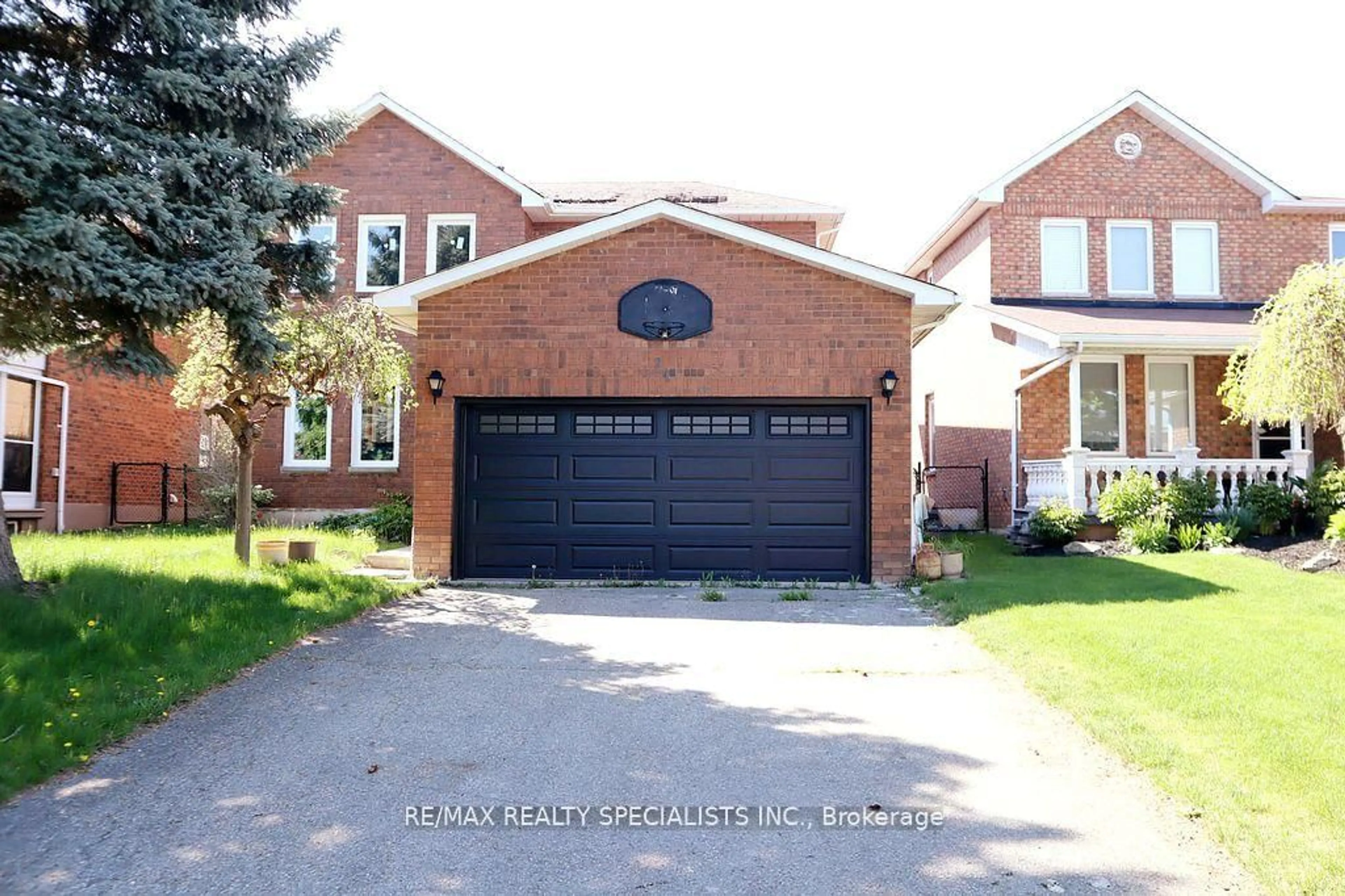 Home with brick exterior material, street for 21 Porteous Circ, Brampton Ontario L6S 5C1