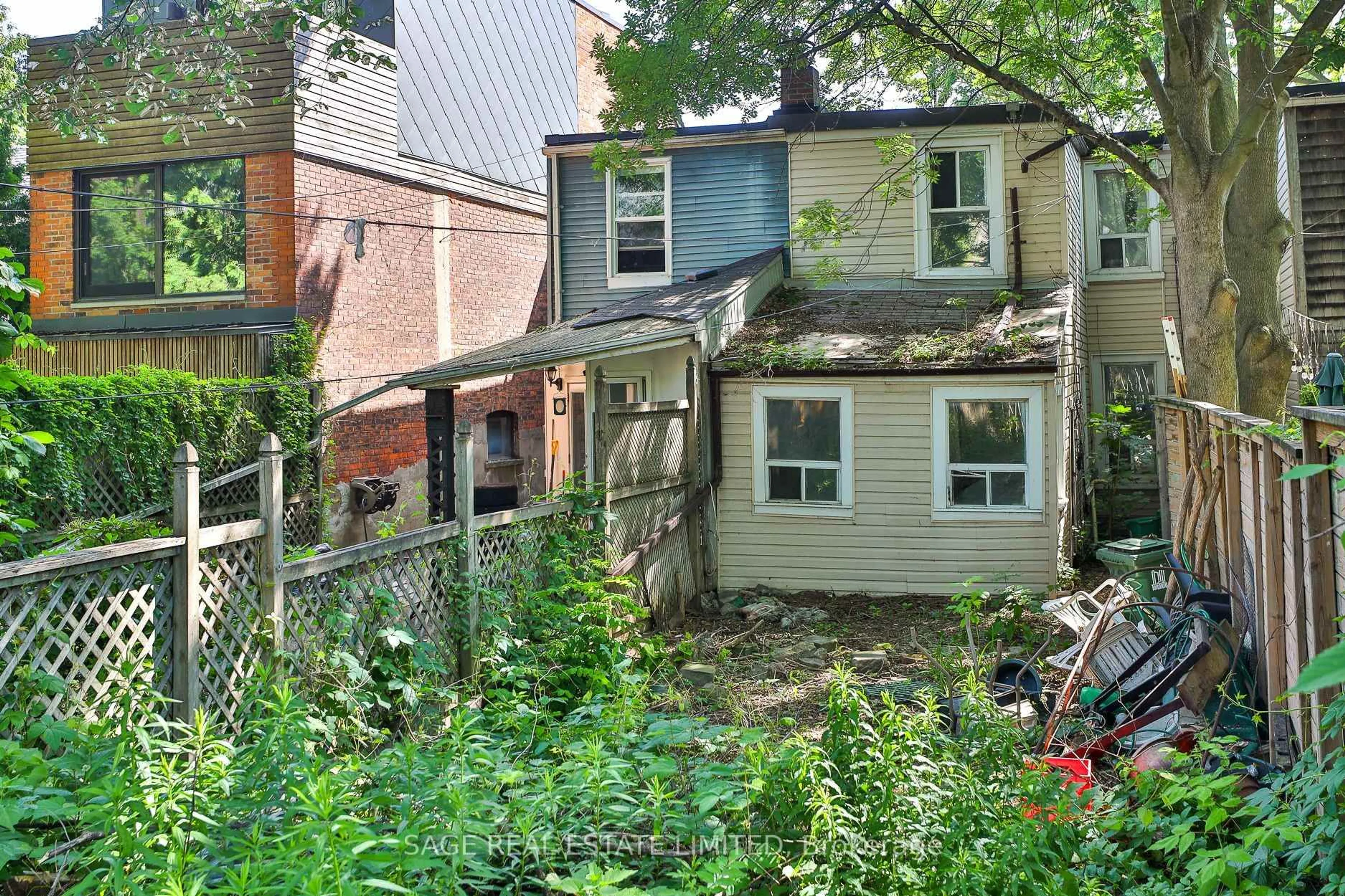 Patio, street for 62 Elm Grove Ave, Toronto Ontario M6K 2J3
