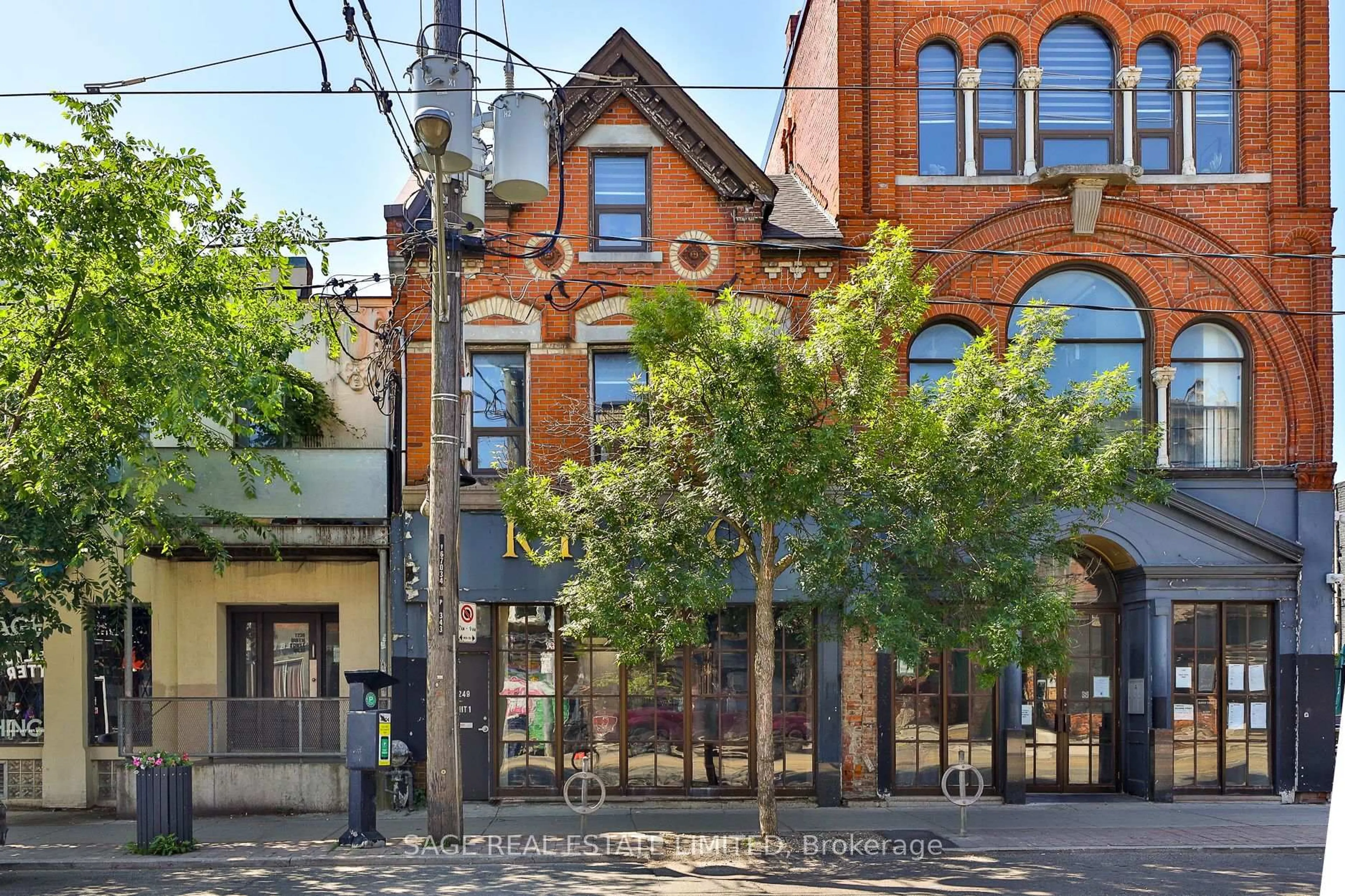 Patio, street for 62 Elm Grove Ave, Toronto Ontario M6K 2J3