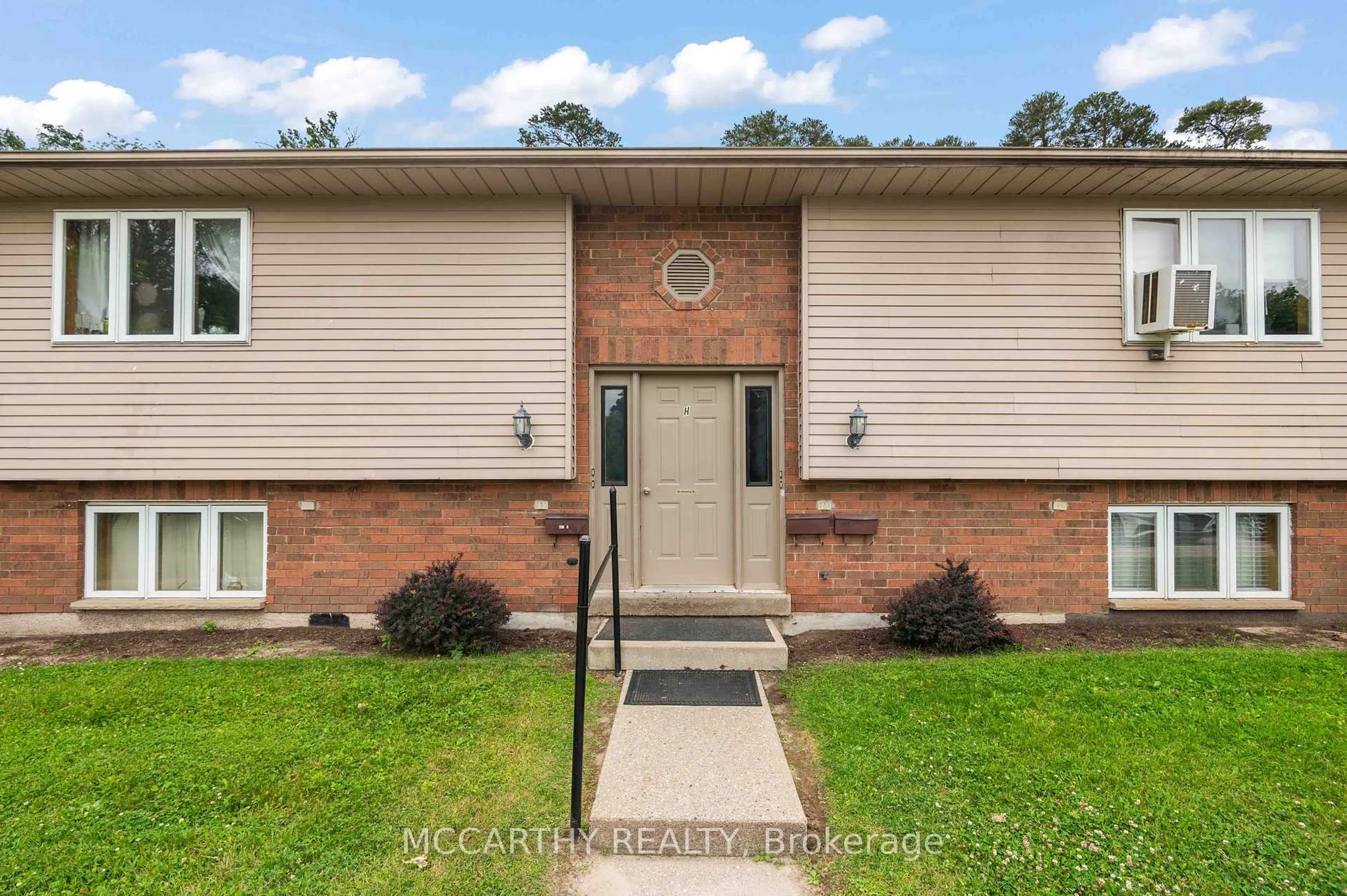 Home with brick exterior material, unknown for 50 Third St #H, Orangeville Ontario L9W 3B1