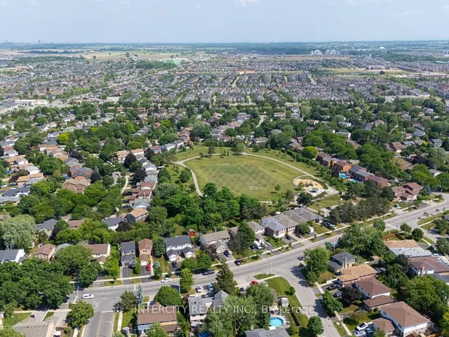Primary image of 841 Coulson Ave