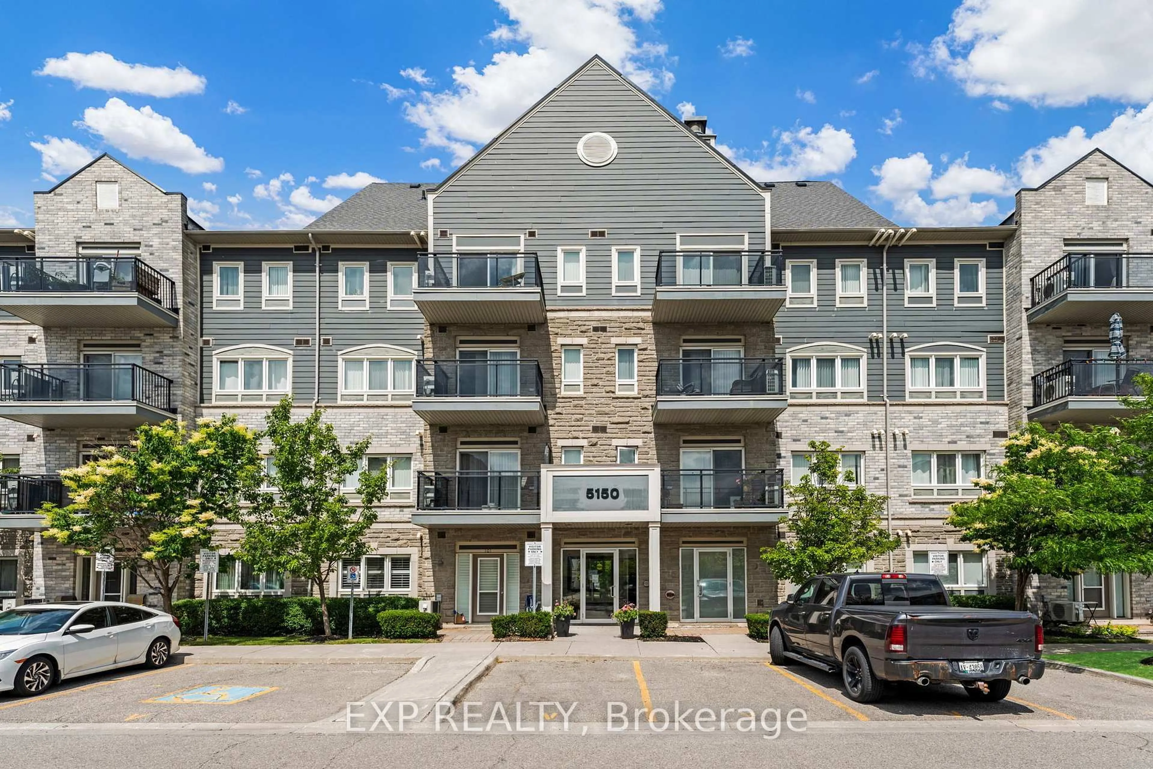 Indoor entryway for 5150 Winston Churchill Blvd #214, Mississauga Ontario L5M 0P5