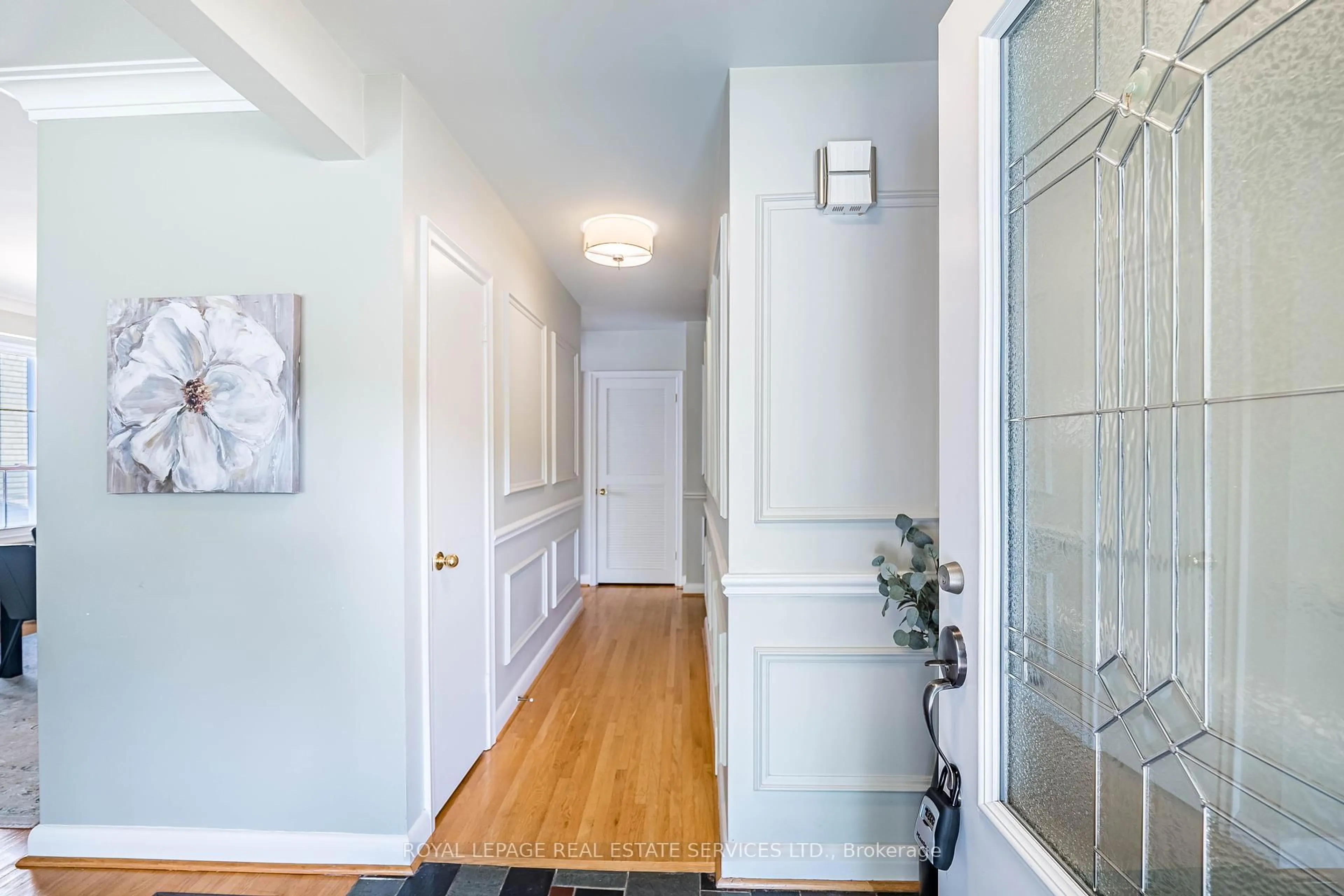 Indoor entryway for 74 Prince George Dr, Toronto Ontario M9A 1Y6