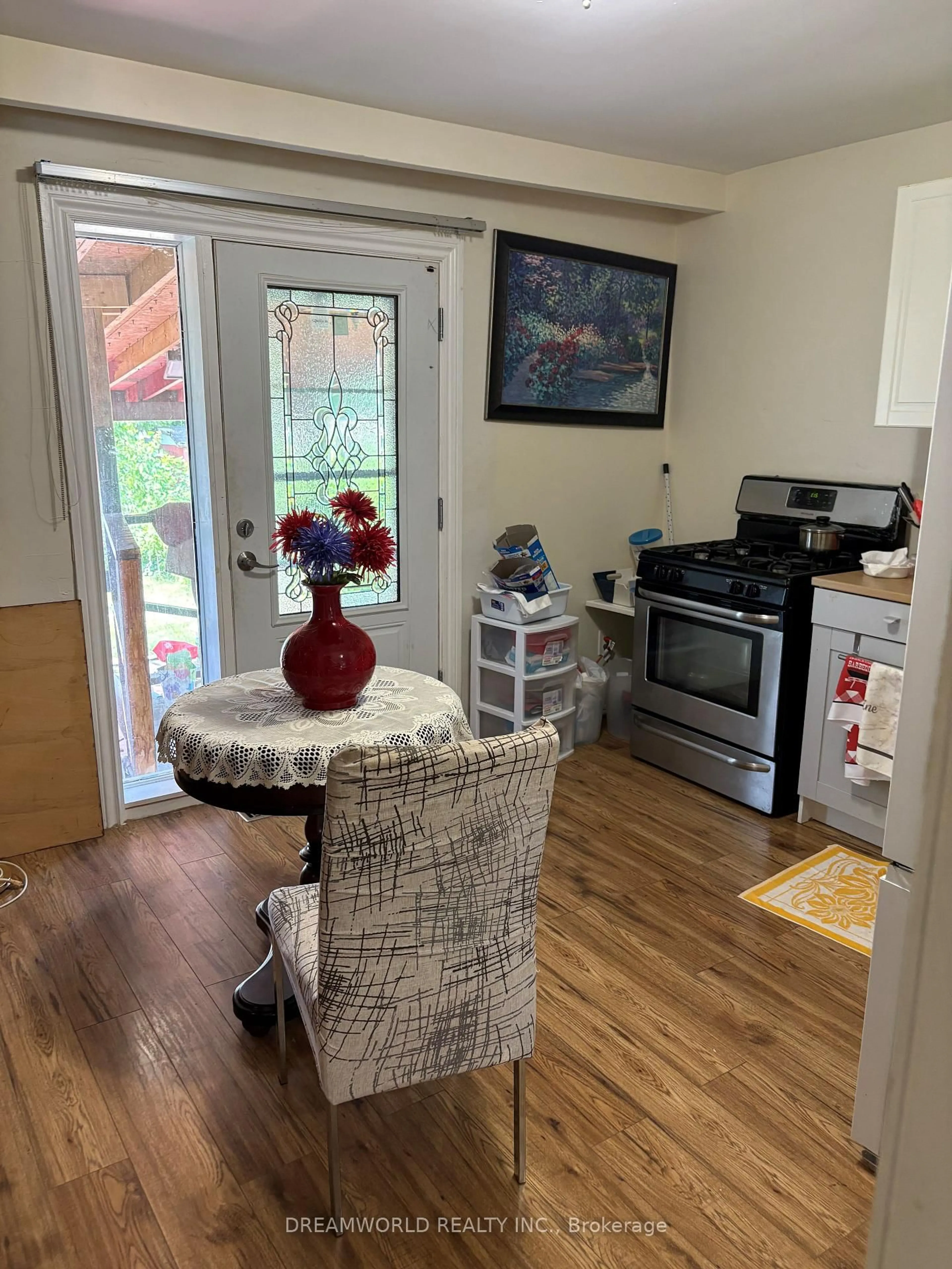 A pic of a room for 96 Anthia Dr, Toronto Ontario M9L 1K8