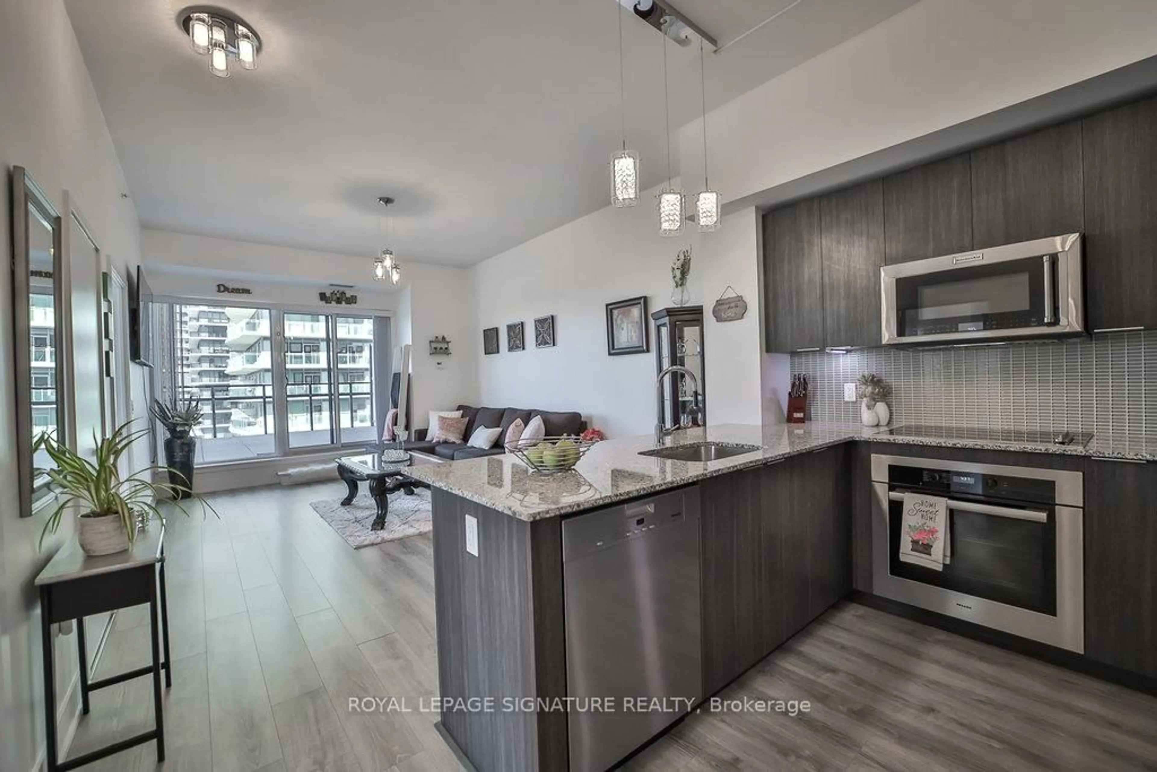 Open concept kitchen, unknown for 30 Shore Breeze Dr #913, Toronto Ontario M8V 0J1
