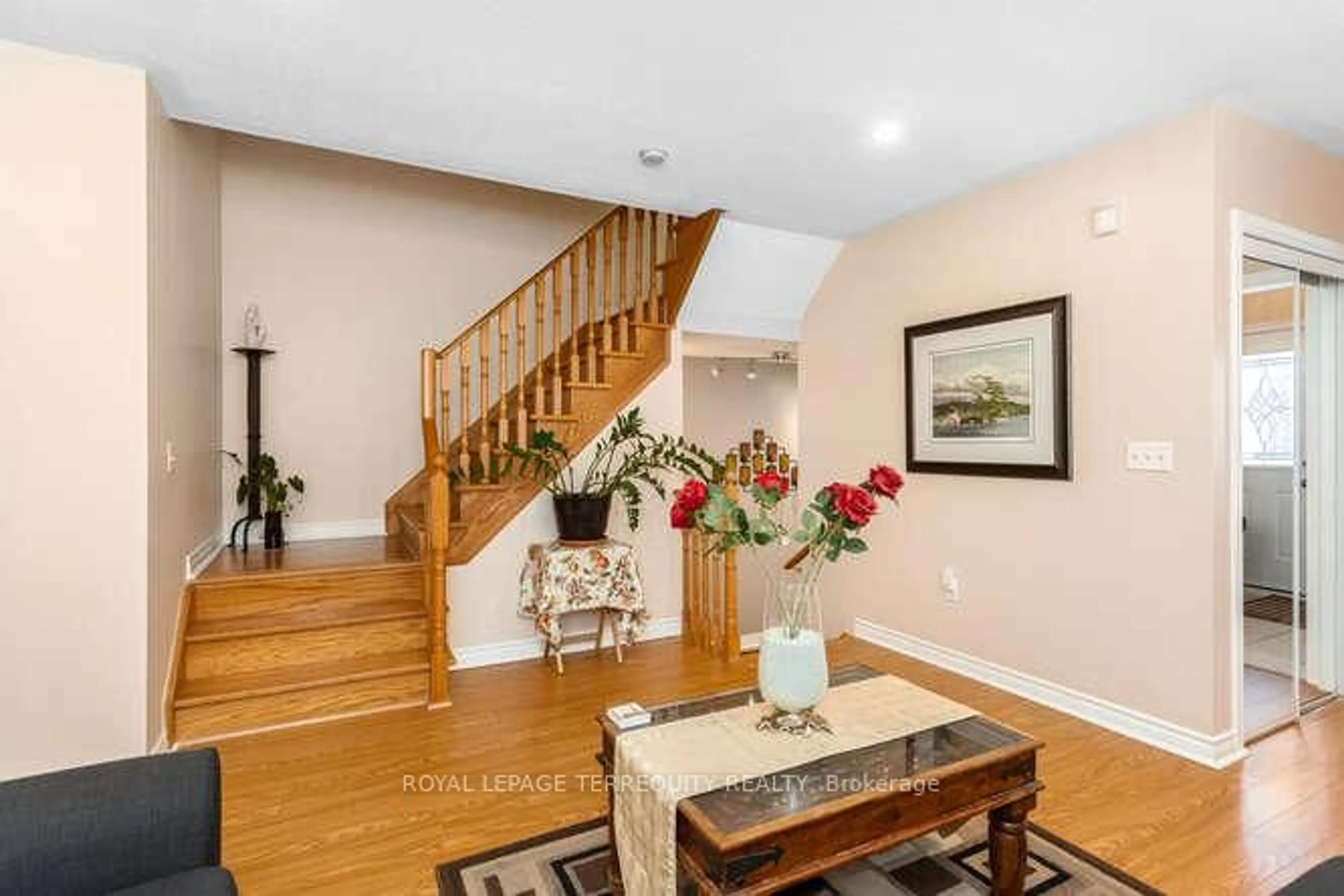 Indoor foyer for 7148 Village Walk, Mississauga Ontario L5W 1X2