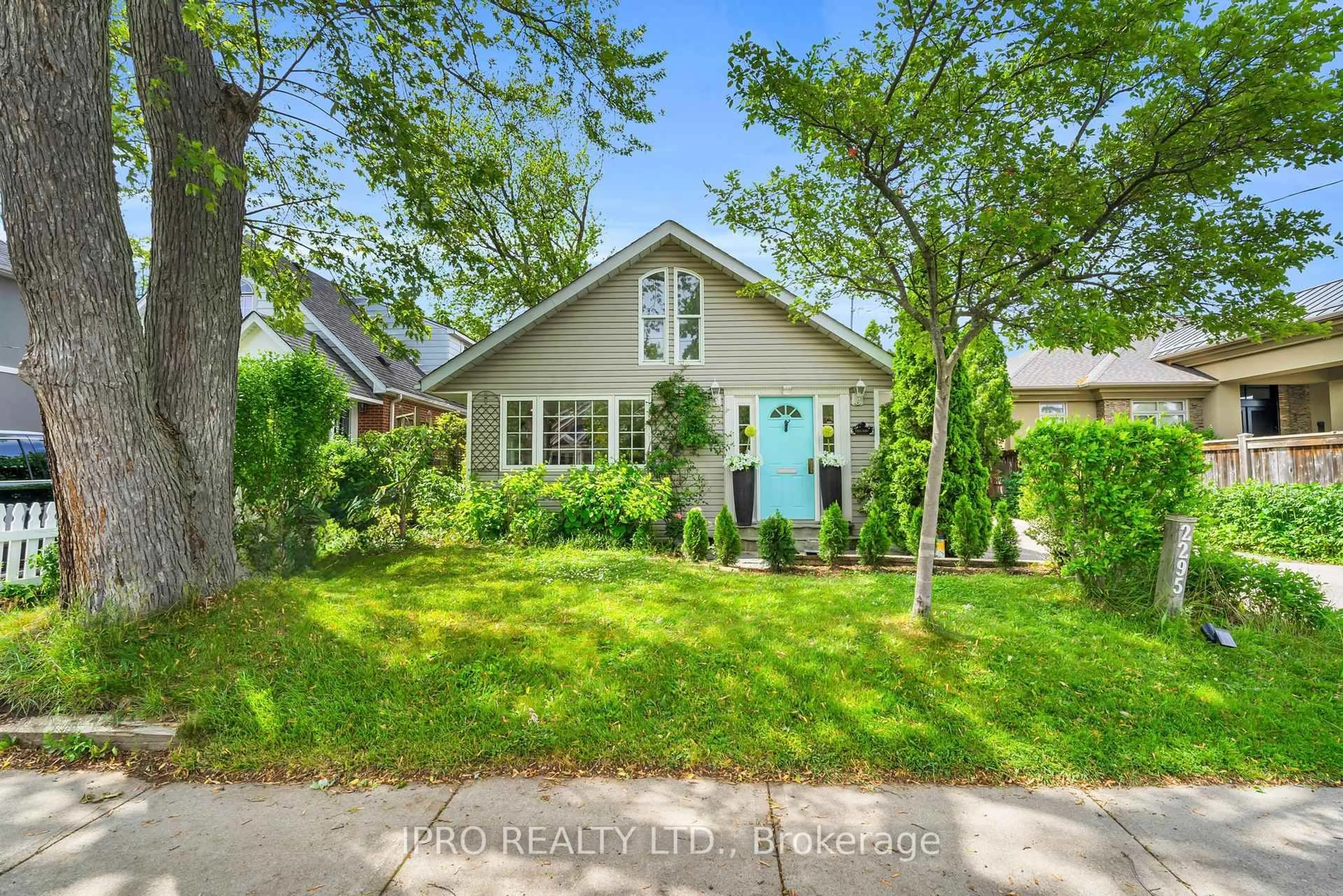 Unknown for 2295 Belyea St, Oakville Ontario L6L 1N7