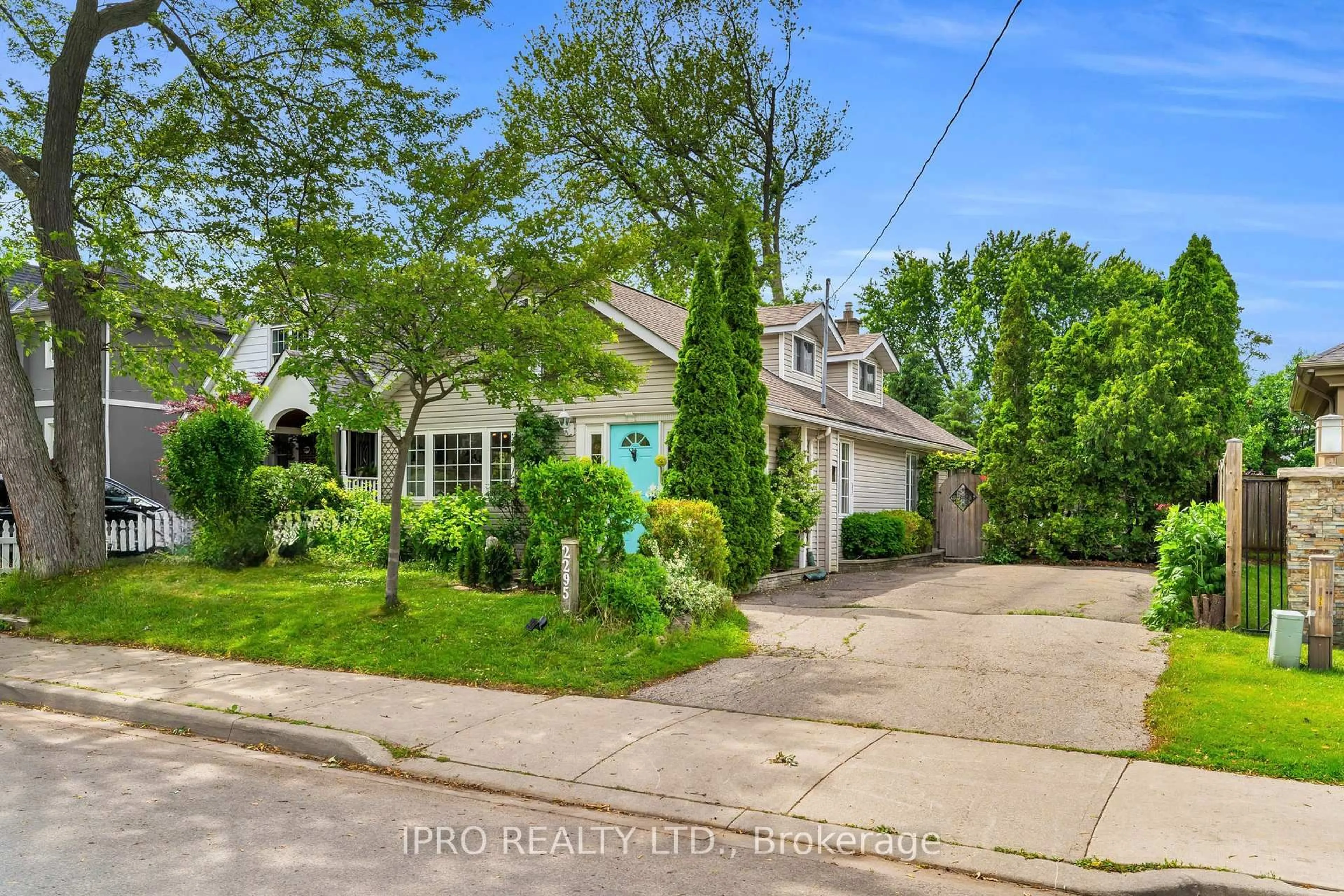 Unknown for 2295 Belyea St, Oakville Ontario L6L 1N7